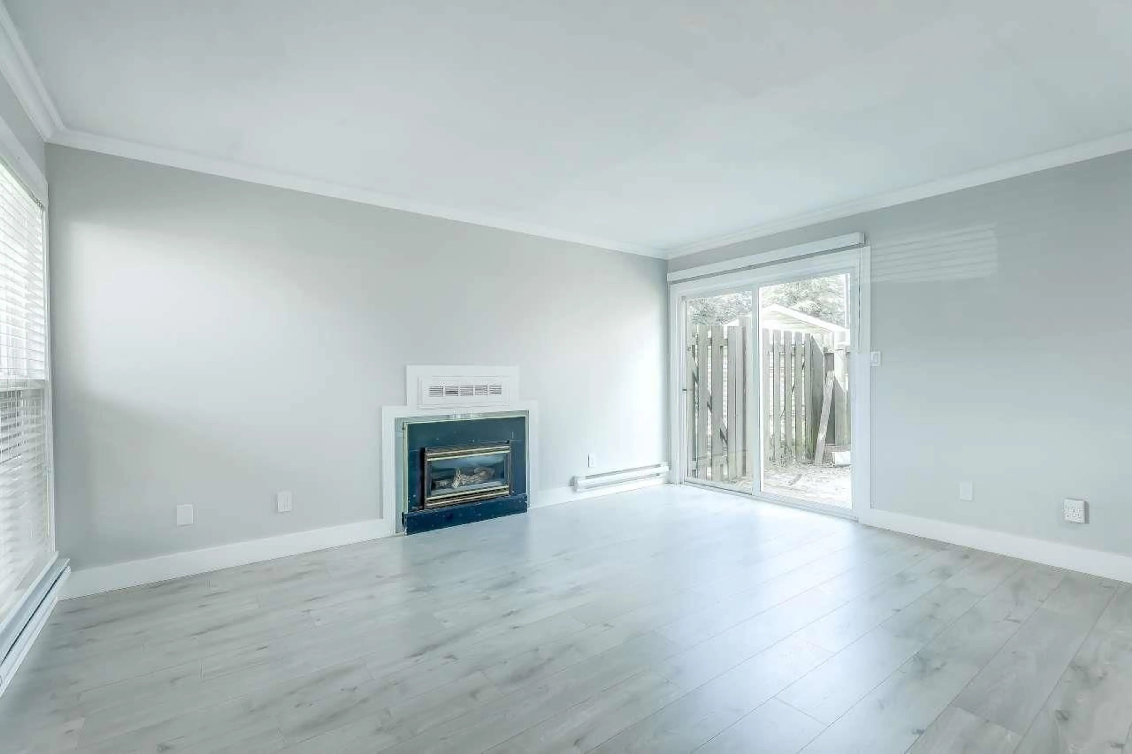 A pic of a room for 87 - 3030 TRETHEWEY STREET, Abbotsford British Columbia V2T4N2