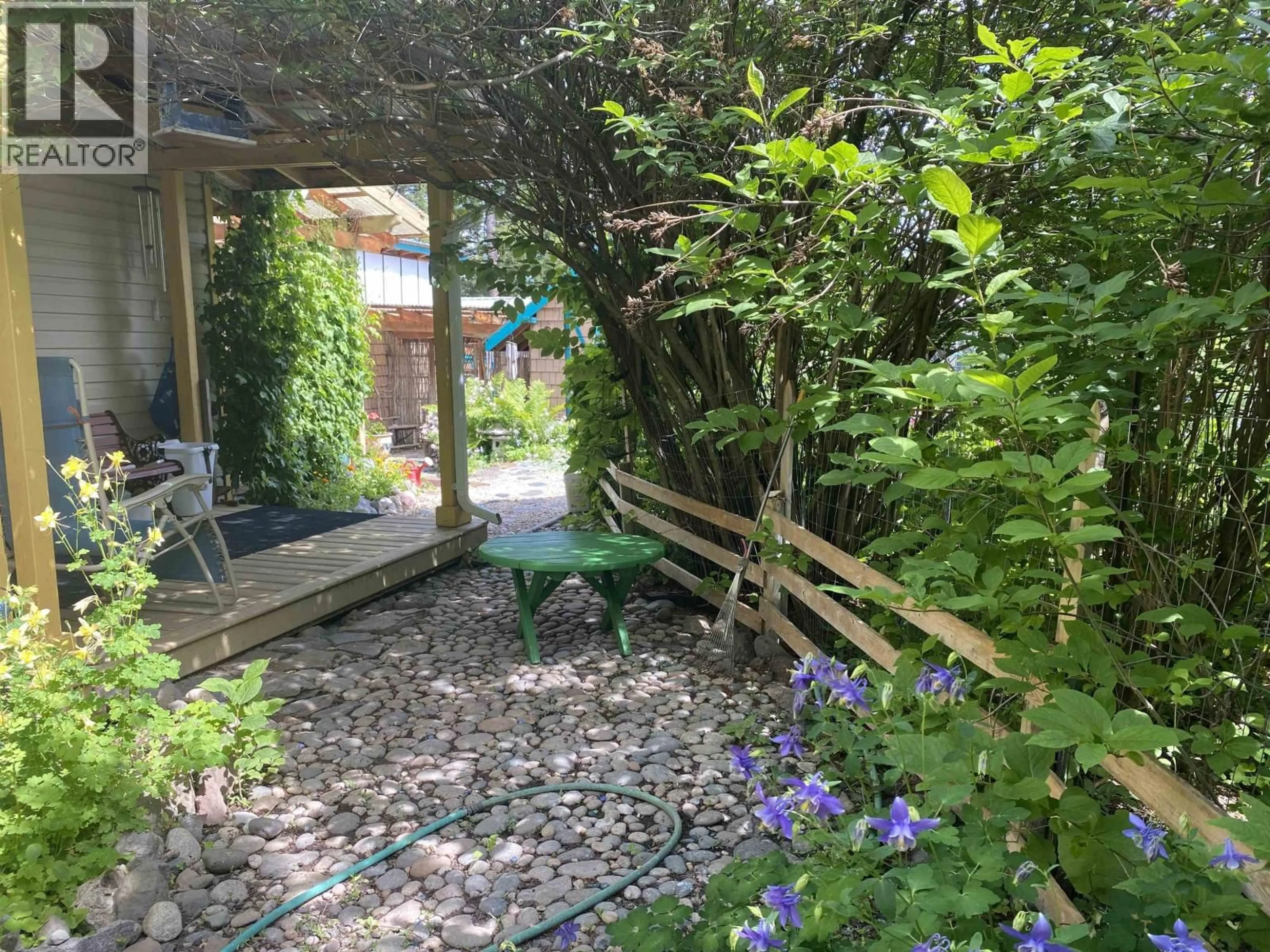 Patio, unknown for 6681 BARNETT ROAD, 100 Mile House British Columbia V0K2E2