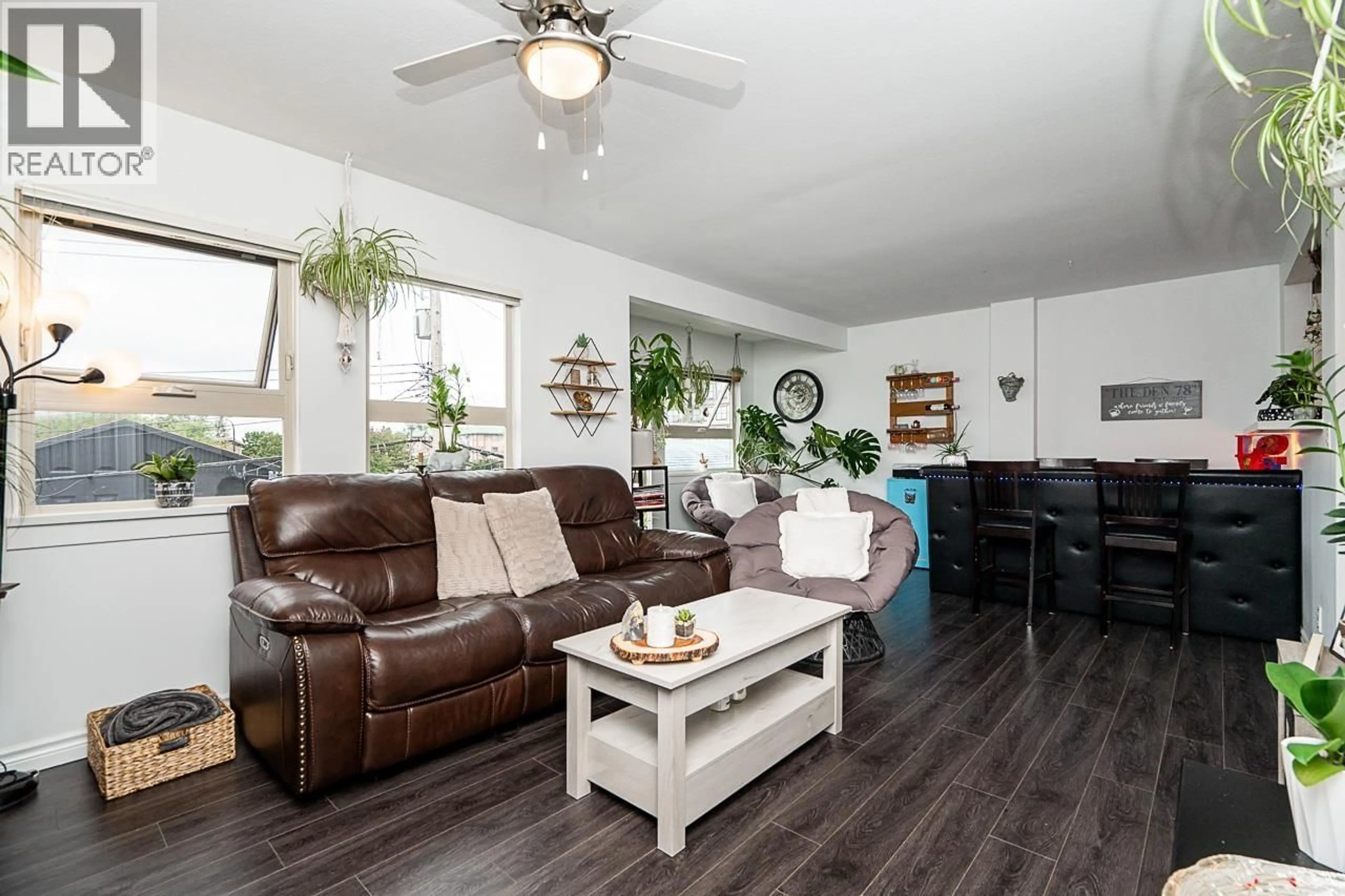Living room with furniture, wood/laminate floor for 209 - 22720 119 AVENUE, Maple Ridge British Columbia V2X2Z8