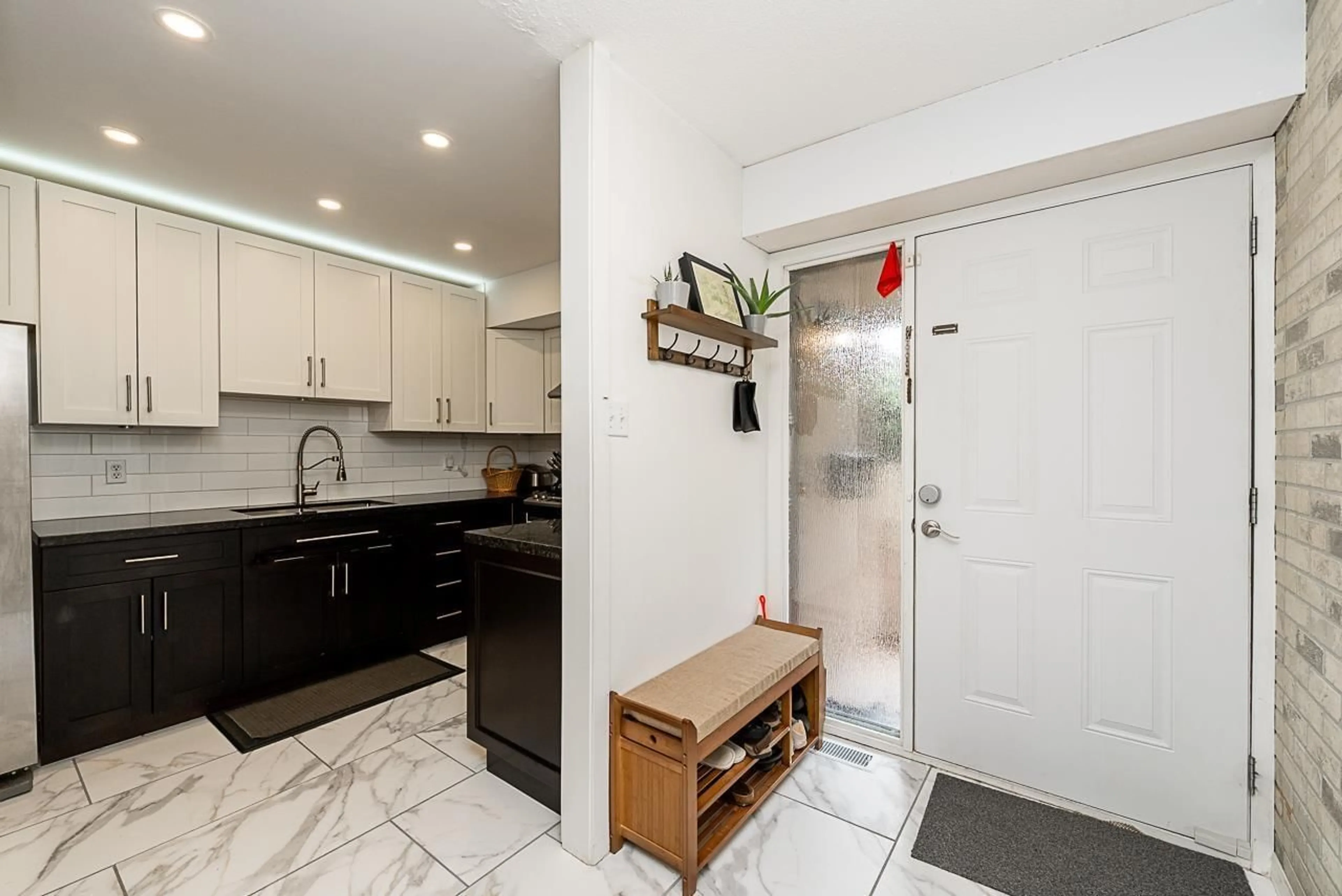 Unknown for 35 - 13795 102 AVENUE, Surrey British Columbia V3T1N9