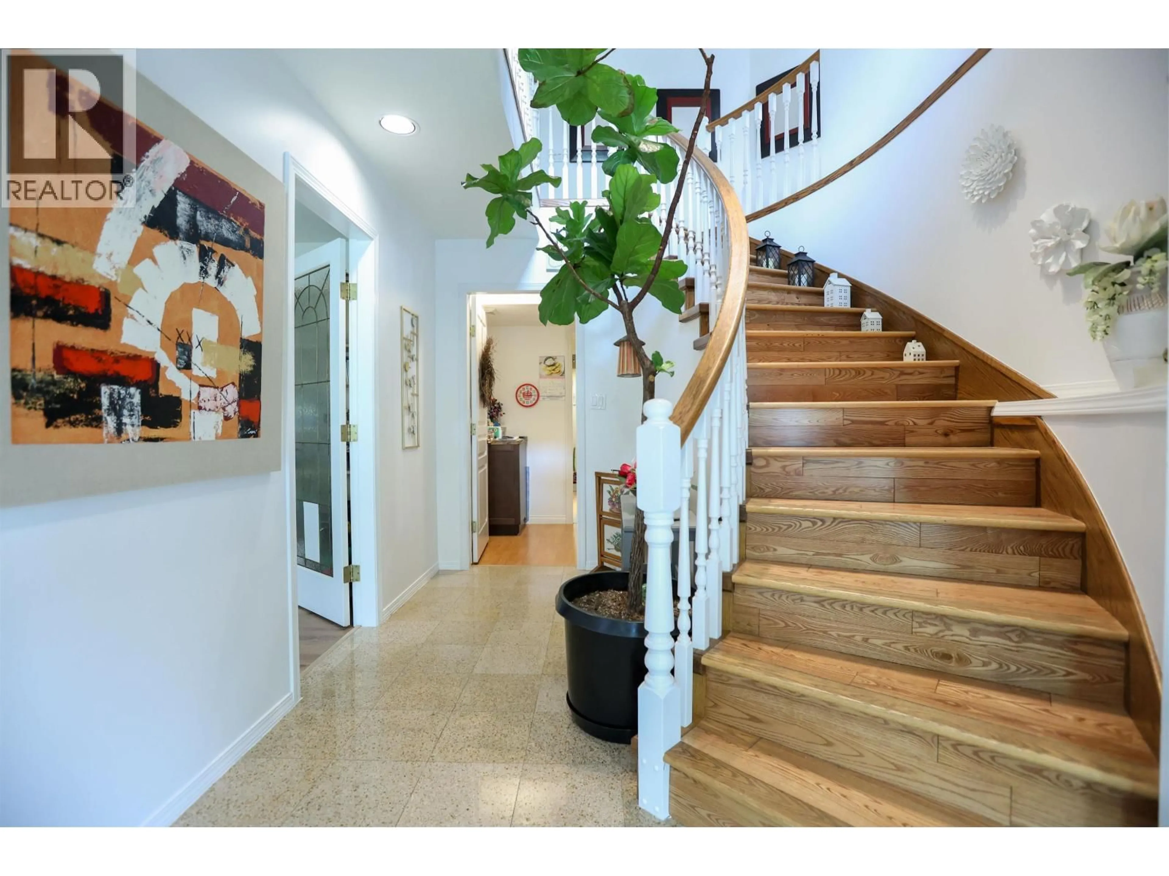 Indoor foyer for 23711 106 AVENUE, Maple Ridge British Columbia V2W1B4