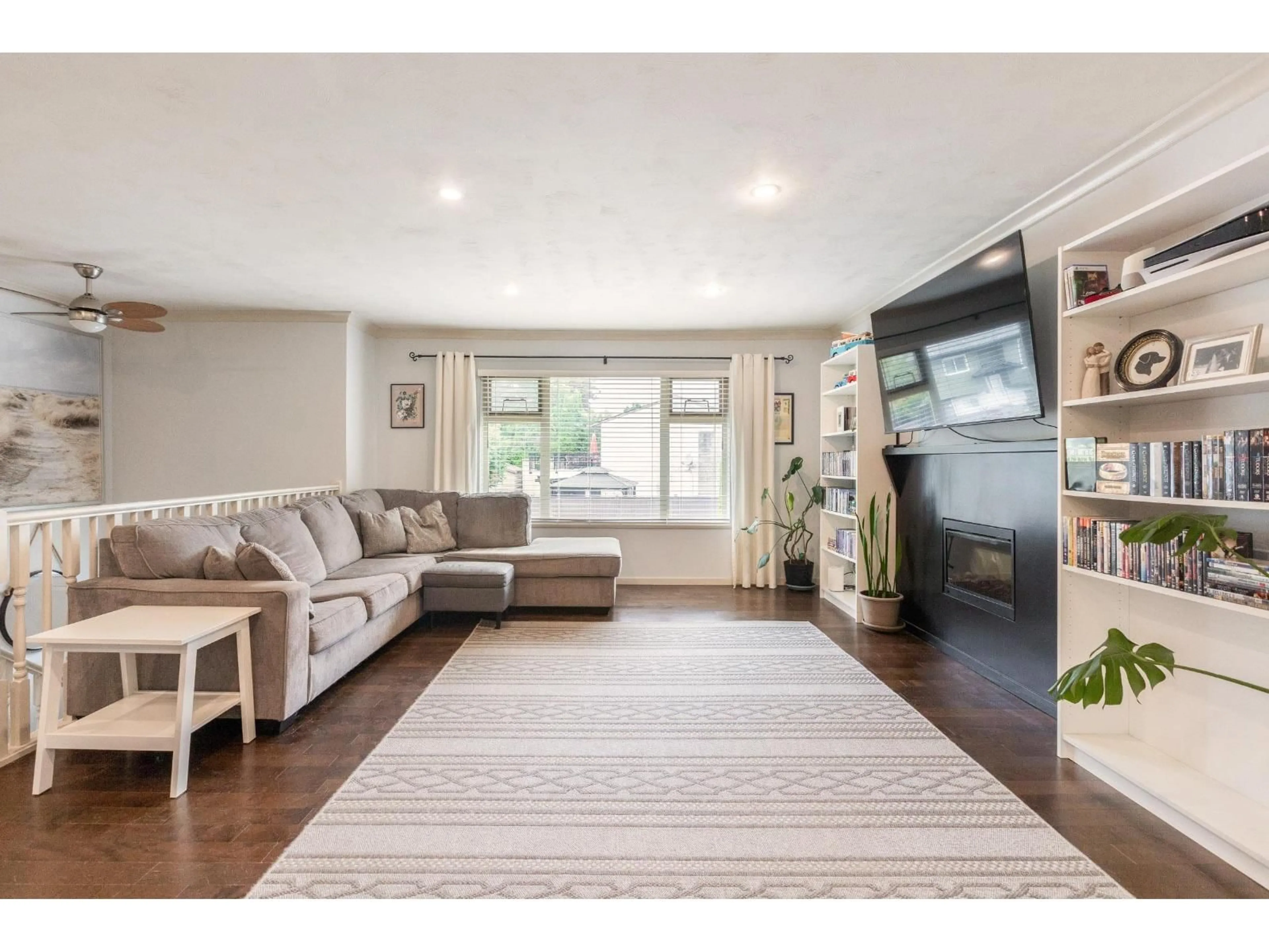 Living room with furniture, unknown for 26481 30A AVENUE, Langley British Columbia V4W3E1