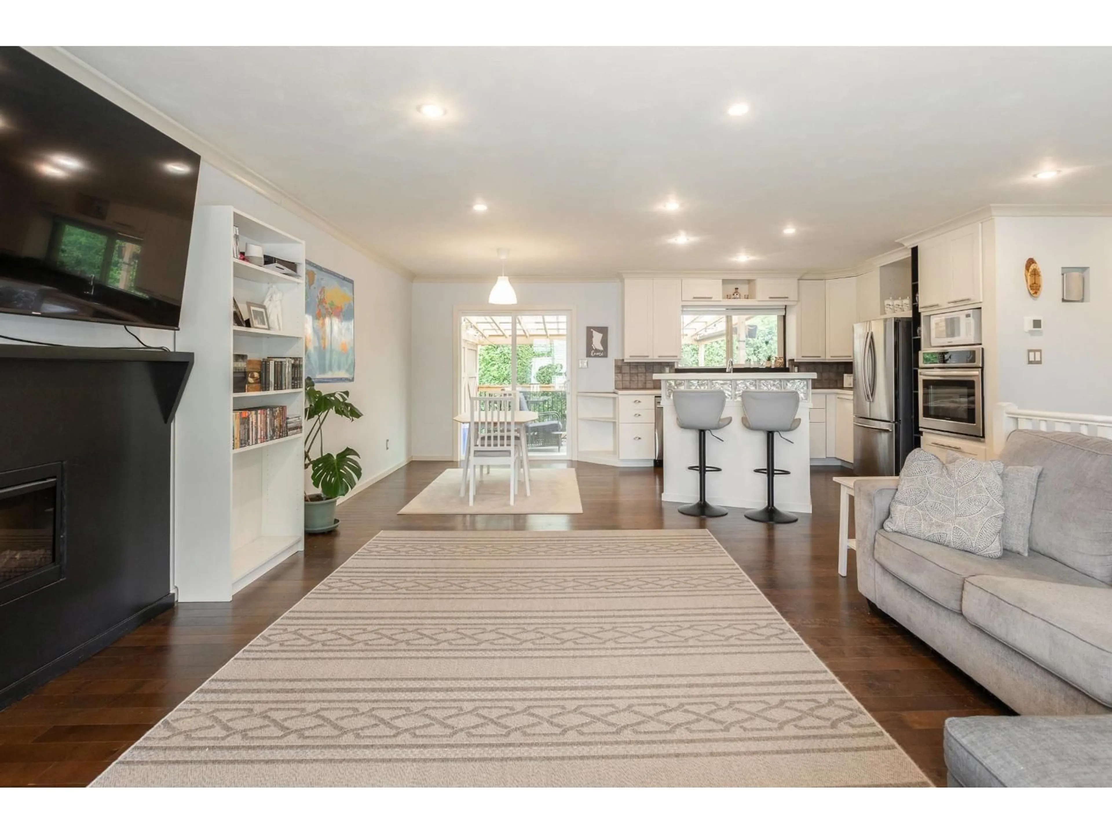 Open concept kitchen, unknown for 26481 30A AVENUE, Langley British Columbia V4W3E1
