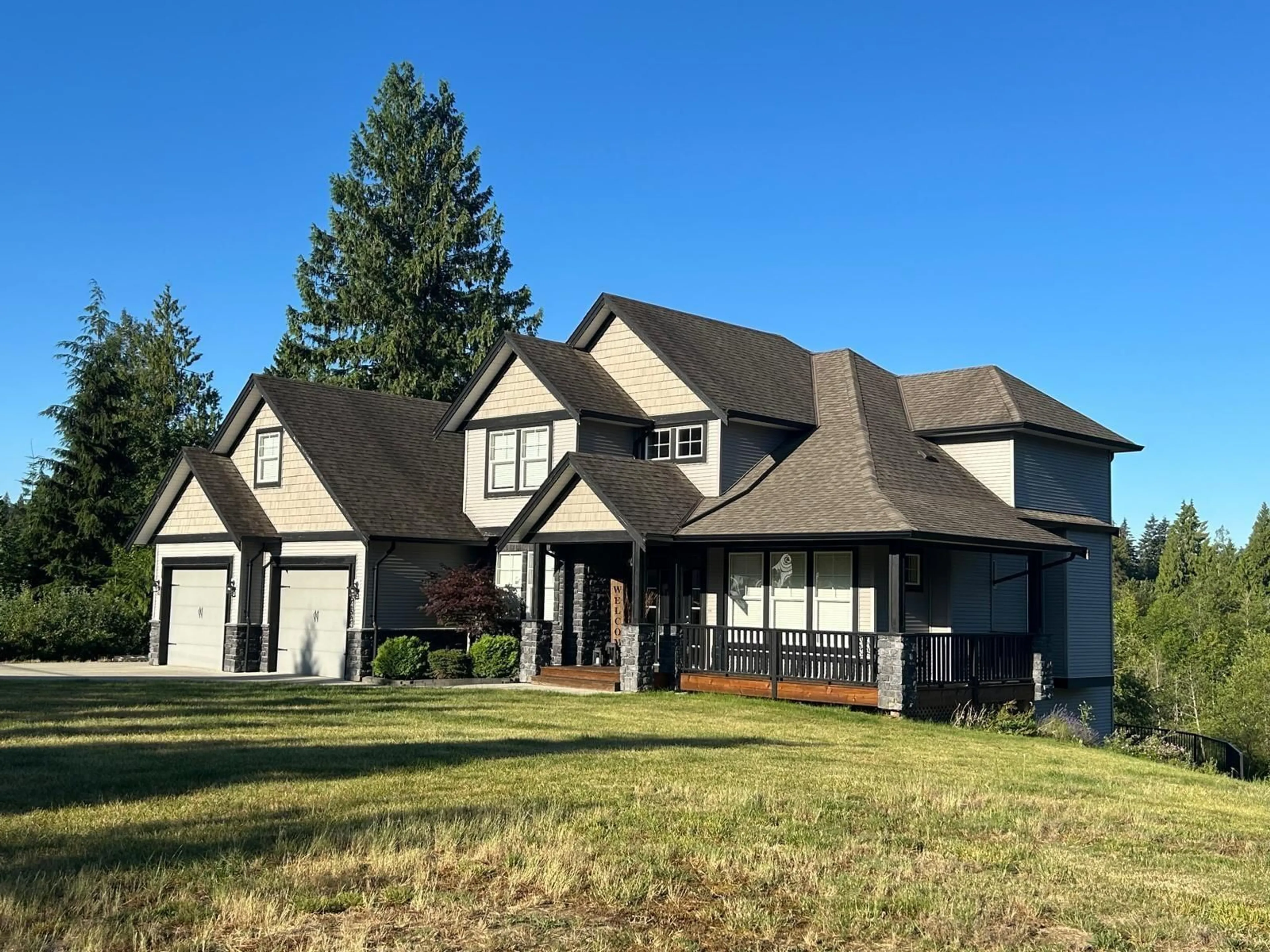 Home with vinyl exterior material, mountain view for 34324 WHITE AVENUE, Mission British Columbia V2V0B4