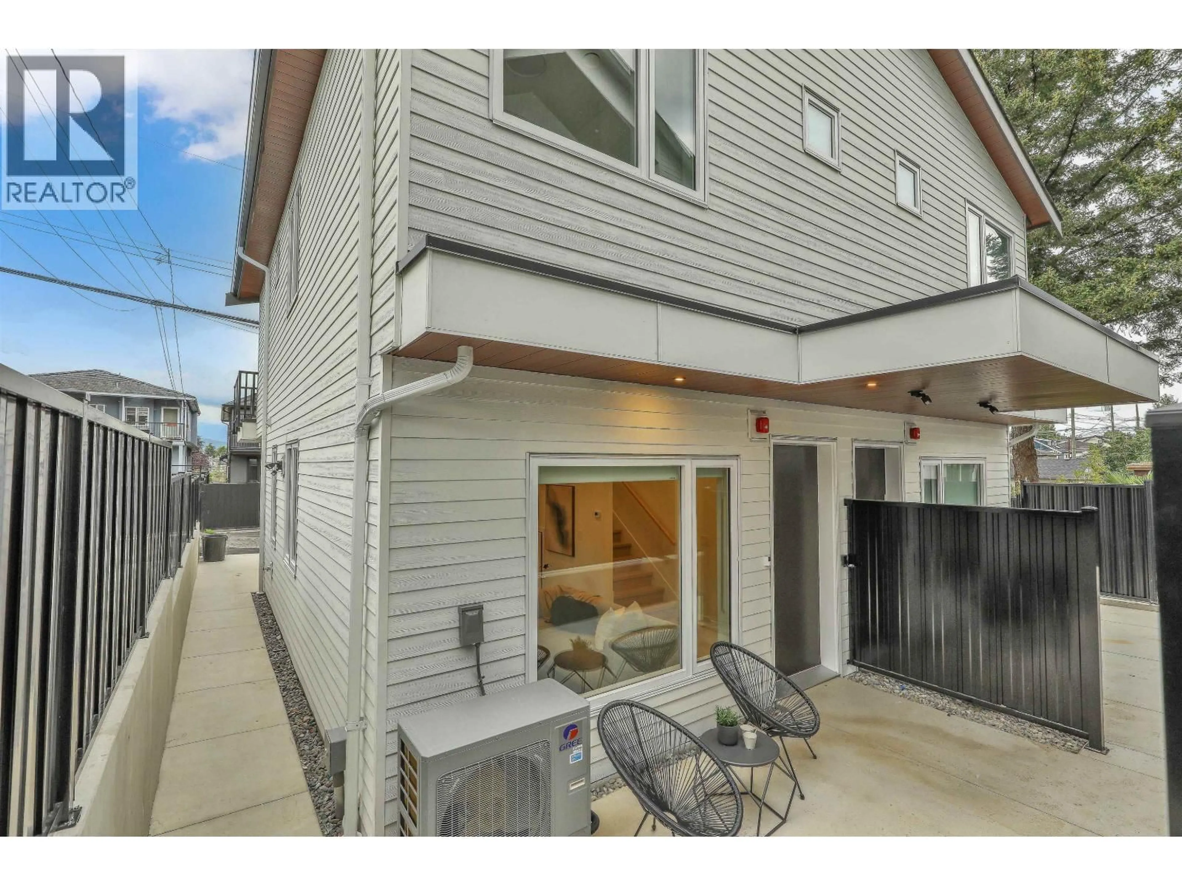 Patio, street for 1 - 3183 GRAVELEY STREET, Vancouver British Columbia V5K3K7