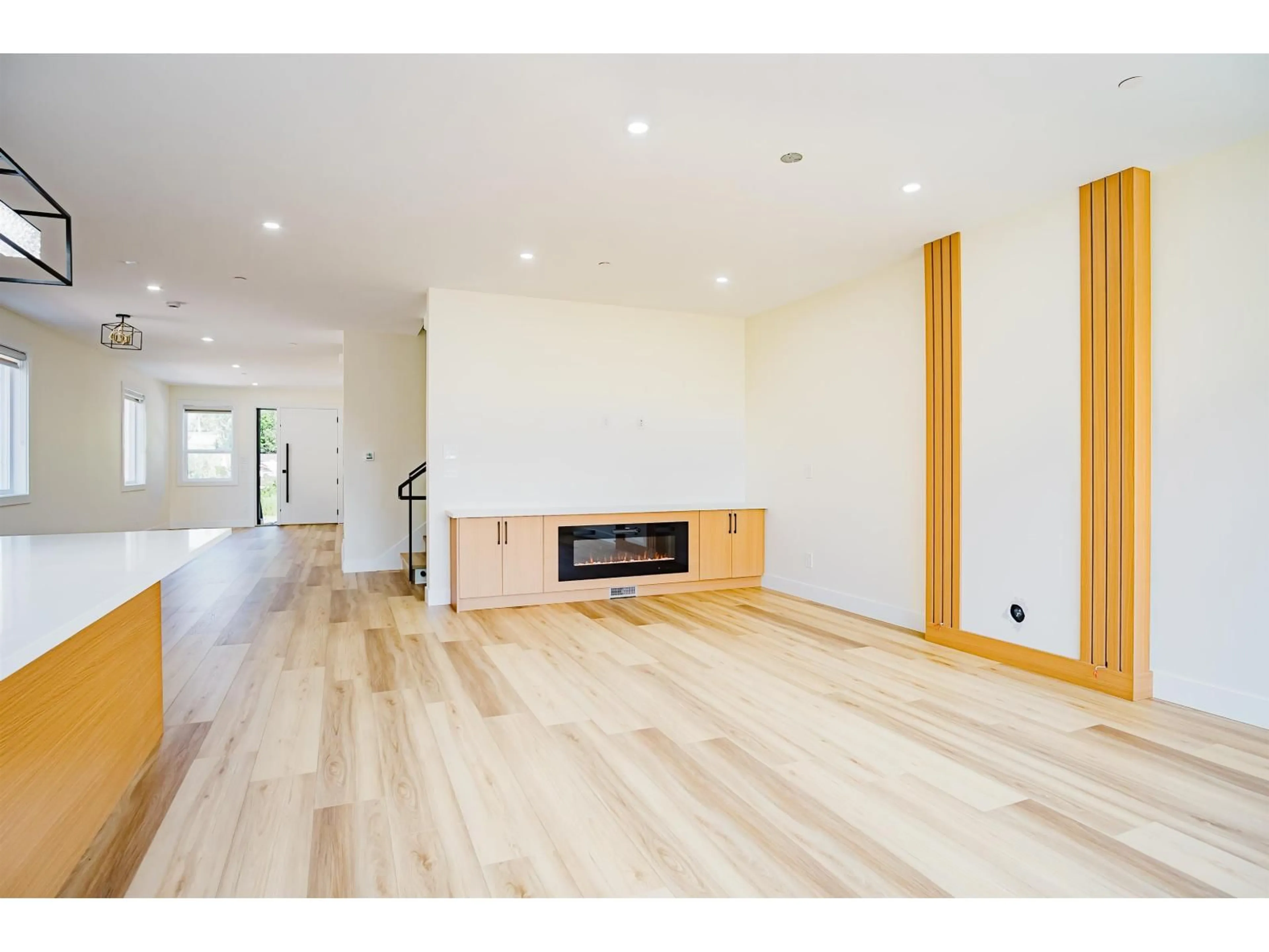 Unknown for 32034 HILLCREST AVENUE, Mission British Columbia V2V1L2