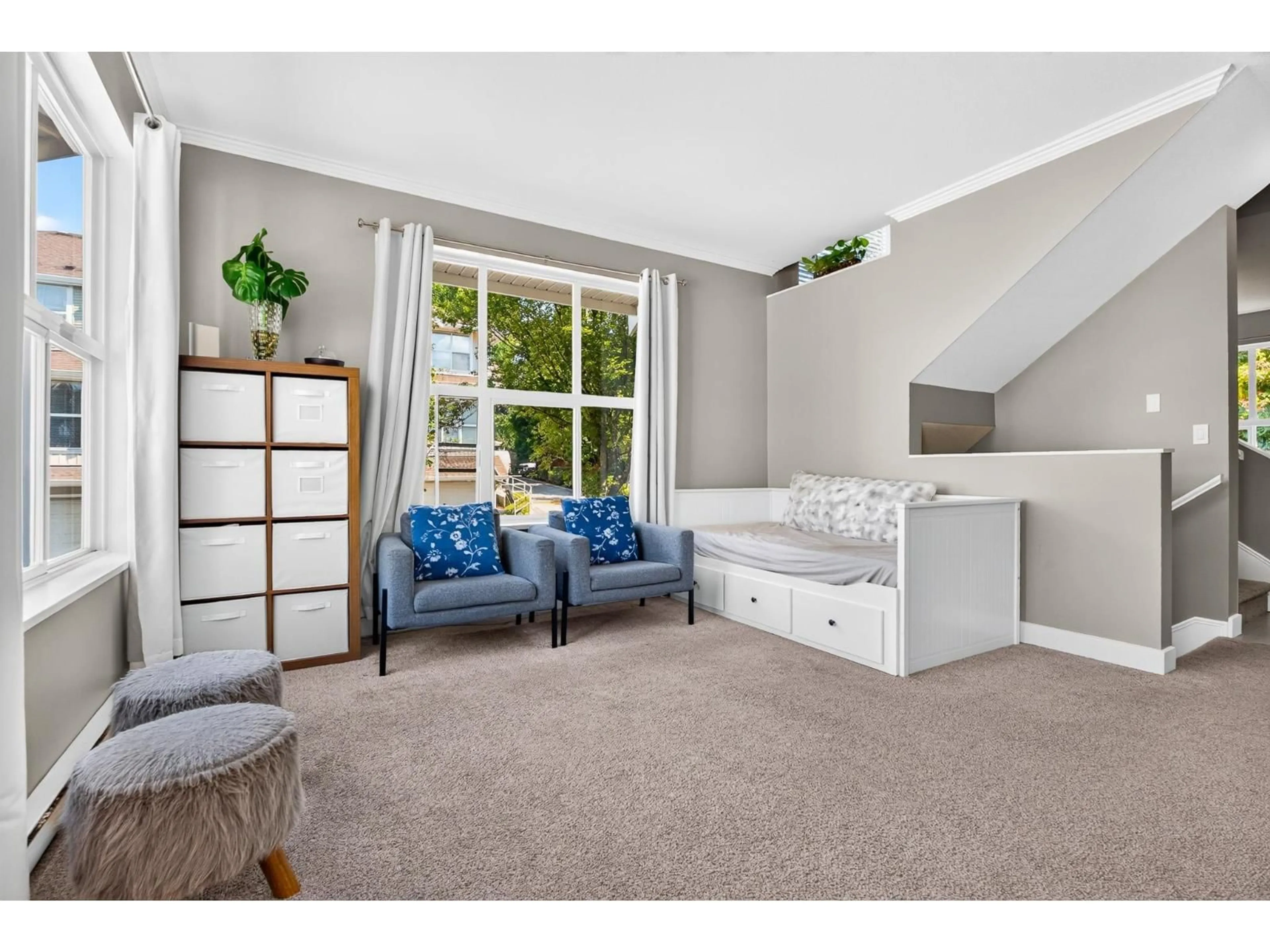 Living room with furniture, carpet floor for 78 - 20460 66 AVENUE, Langley British Columbia V2Y3B6