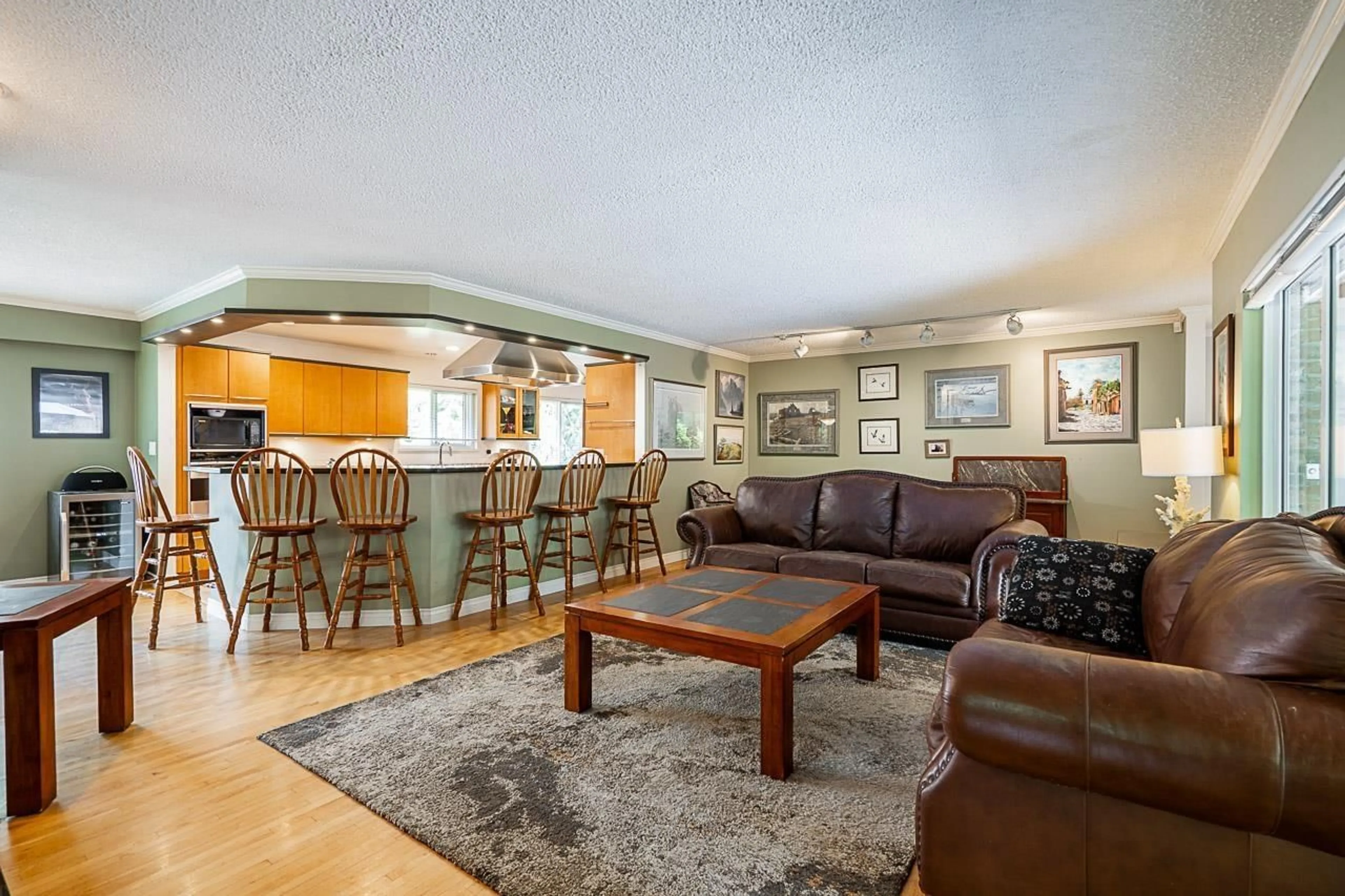 Living room with furniture, unknown for 13937 35A AVENUE, Surrey British Columbia V4P1L2