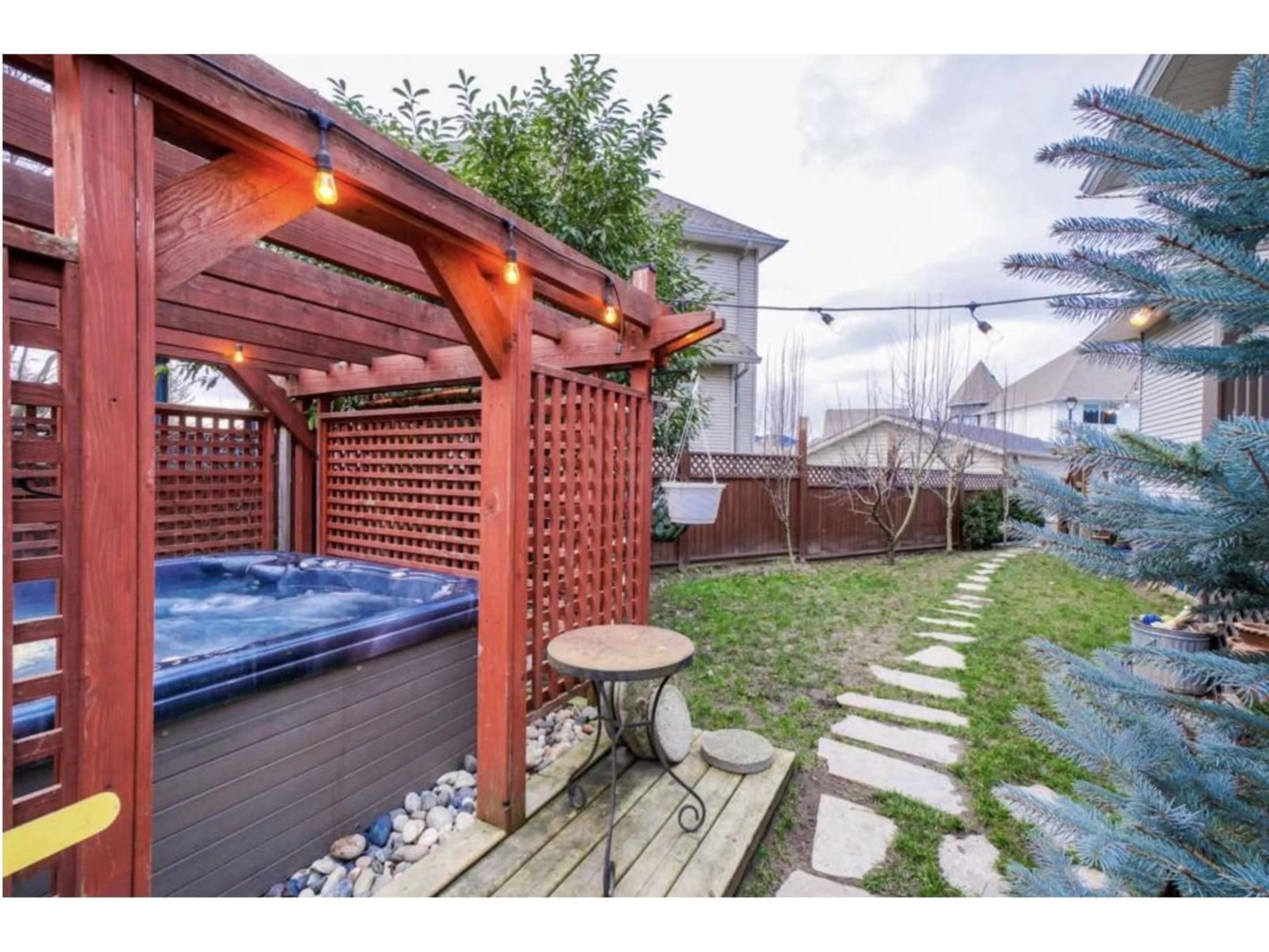 Patio, street for 46415 BEDFORD PARKWAY, Chilliwack British Columbia V2R5N4