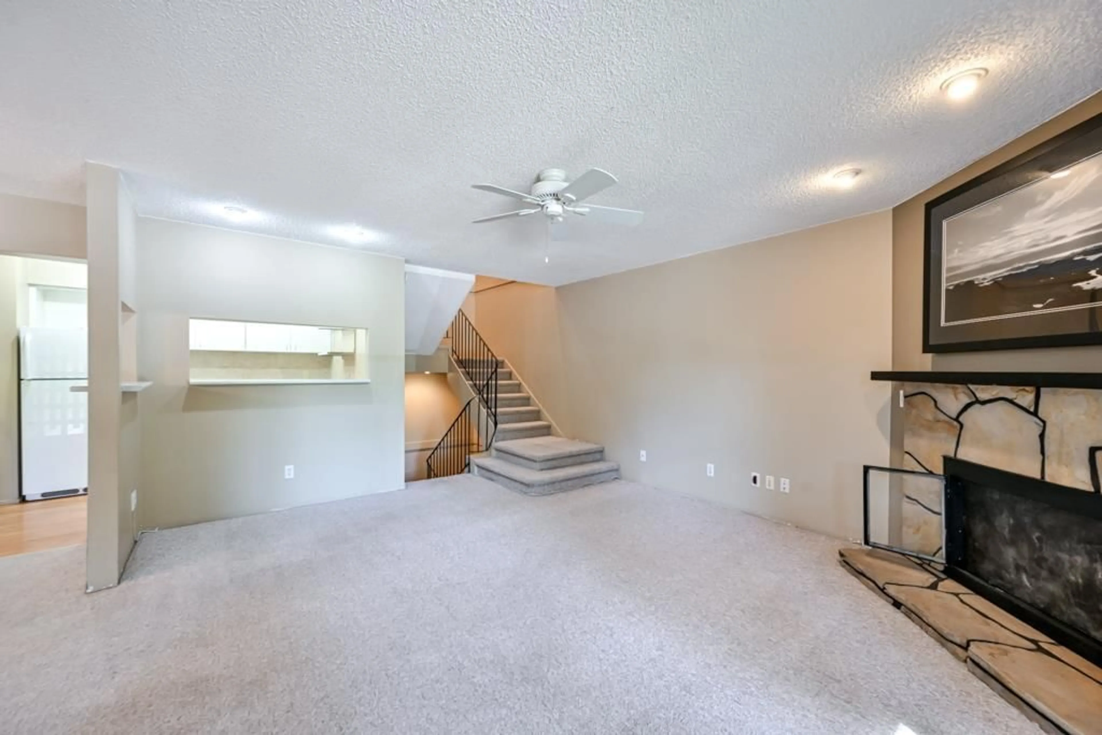 A pic of a room for 10509 HOLLY PARK LANE LANE, Surrey British Columbia V3R6X8