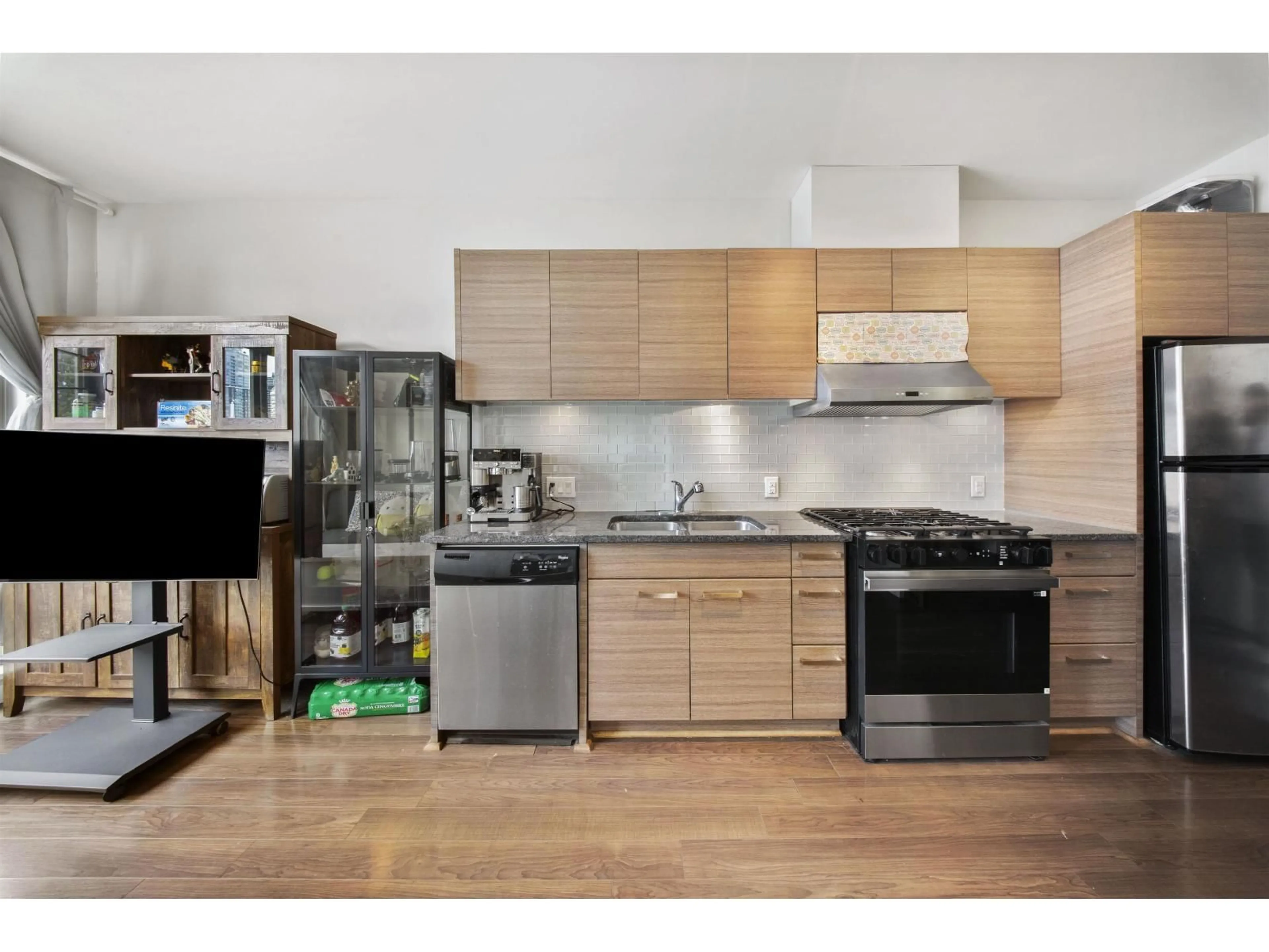 Open concept kitchen, wood/laminate floor for 412 - 13228 OLD YALE ROAD, Surrey British Columbia V3T0K3