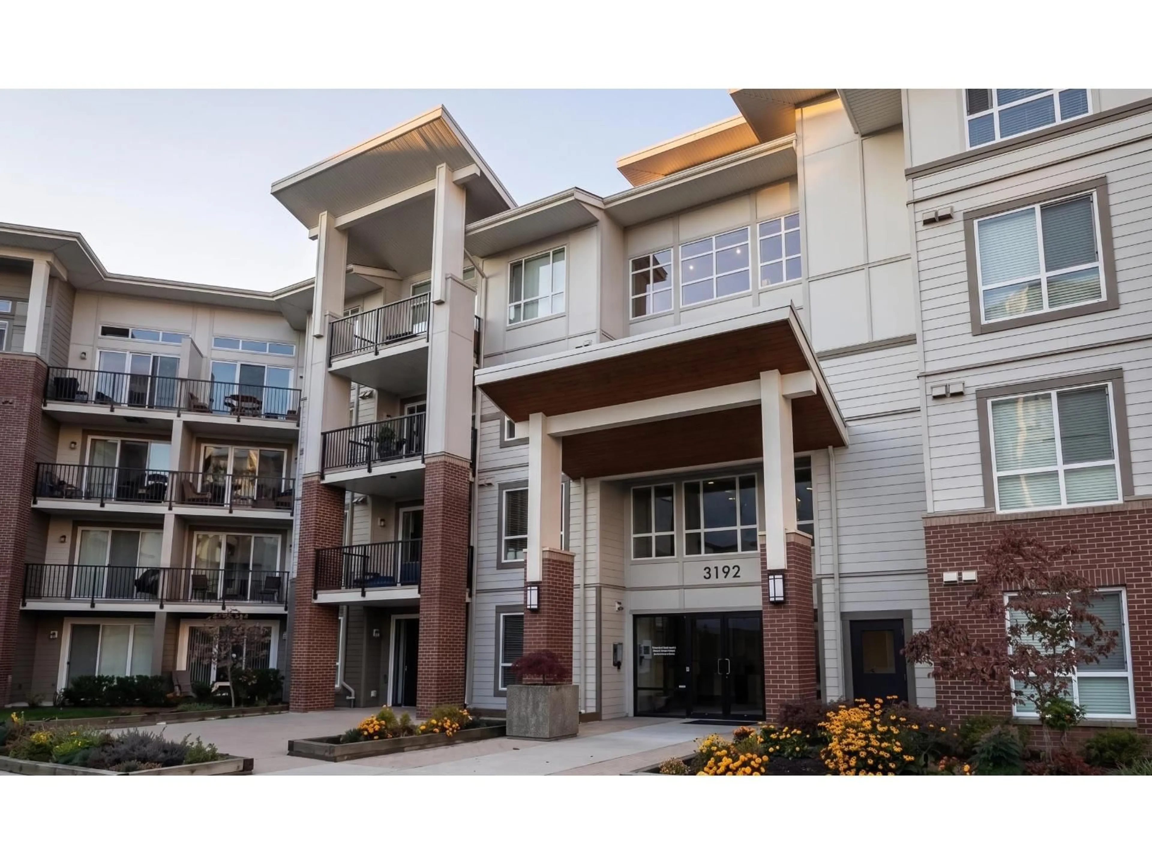 Unknown for 218 - 3192 GLADWIN ROAD, Abbotsford British Columbia V2T6M9