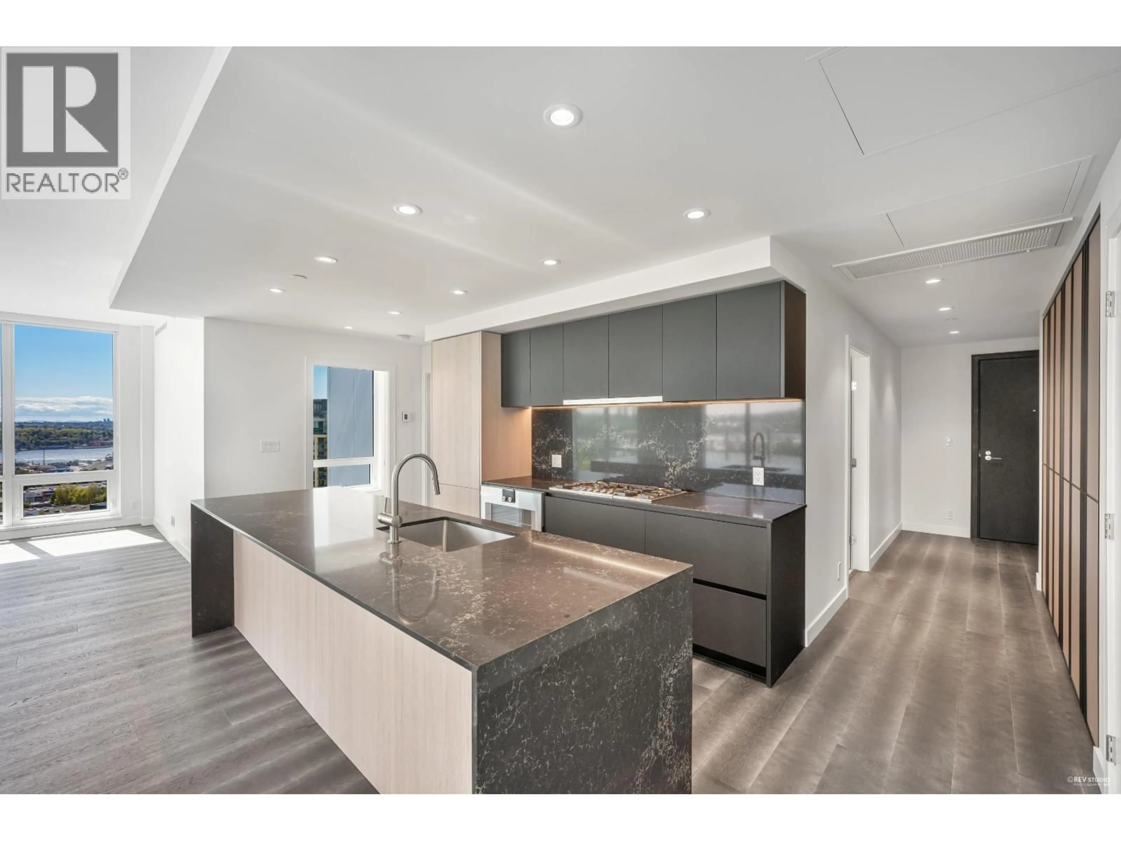Open concept kitchen, unknown for 2604 - 1500 FERN STREET, North Vancouver British Columbia V7J0E6