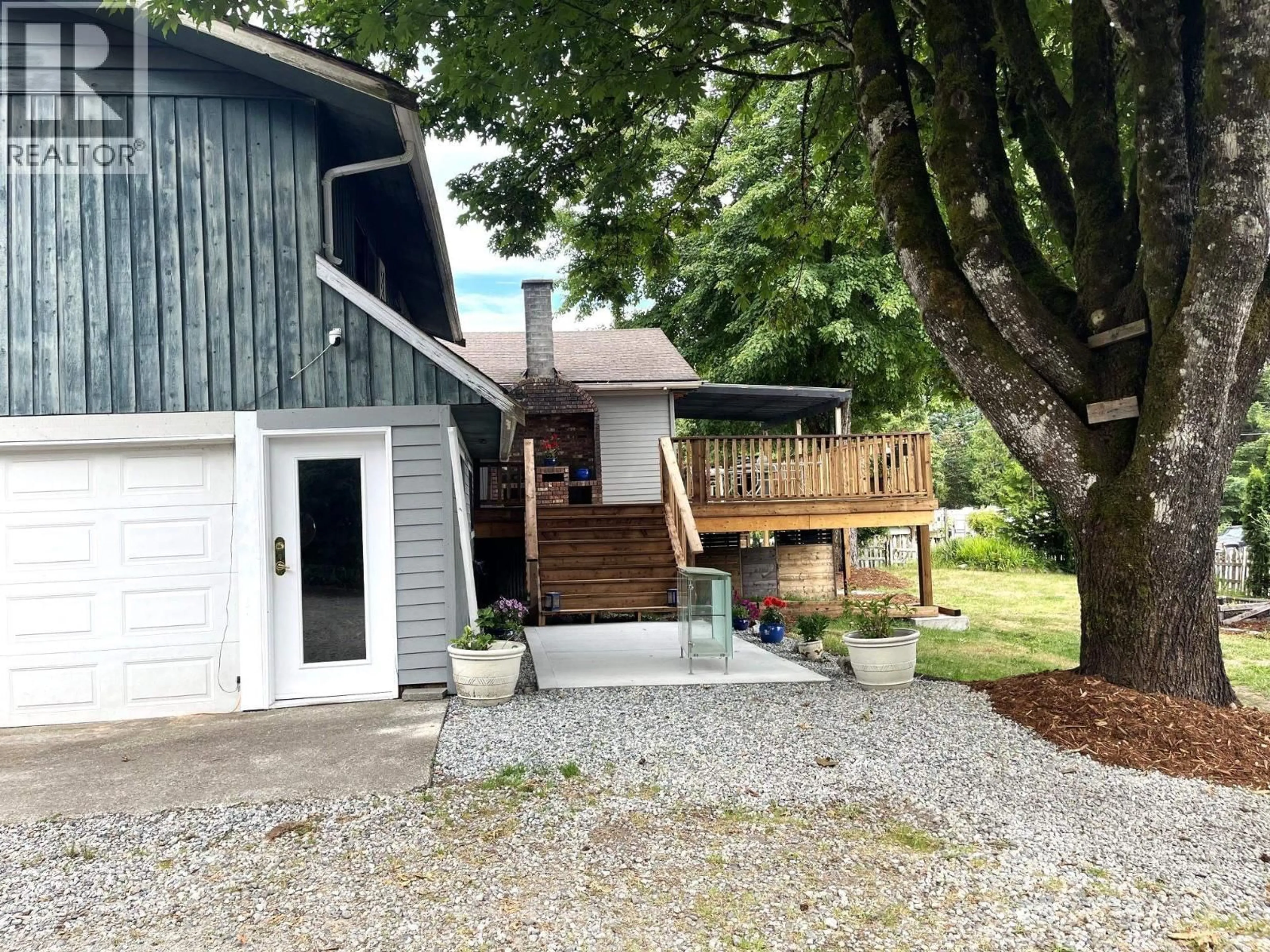 A pic from outside/outdoor area/front of a property/back of a property/a pic from drone, unknown for 988 CEMETERY ROAD, Gibsons British Columbia V0N1V7