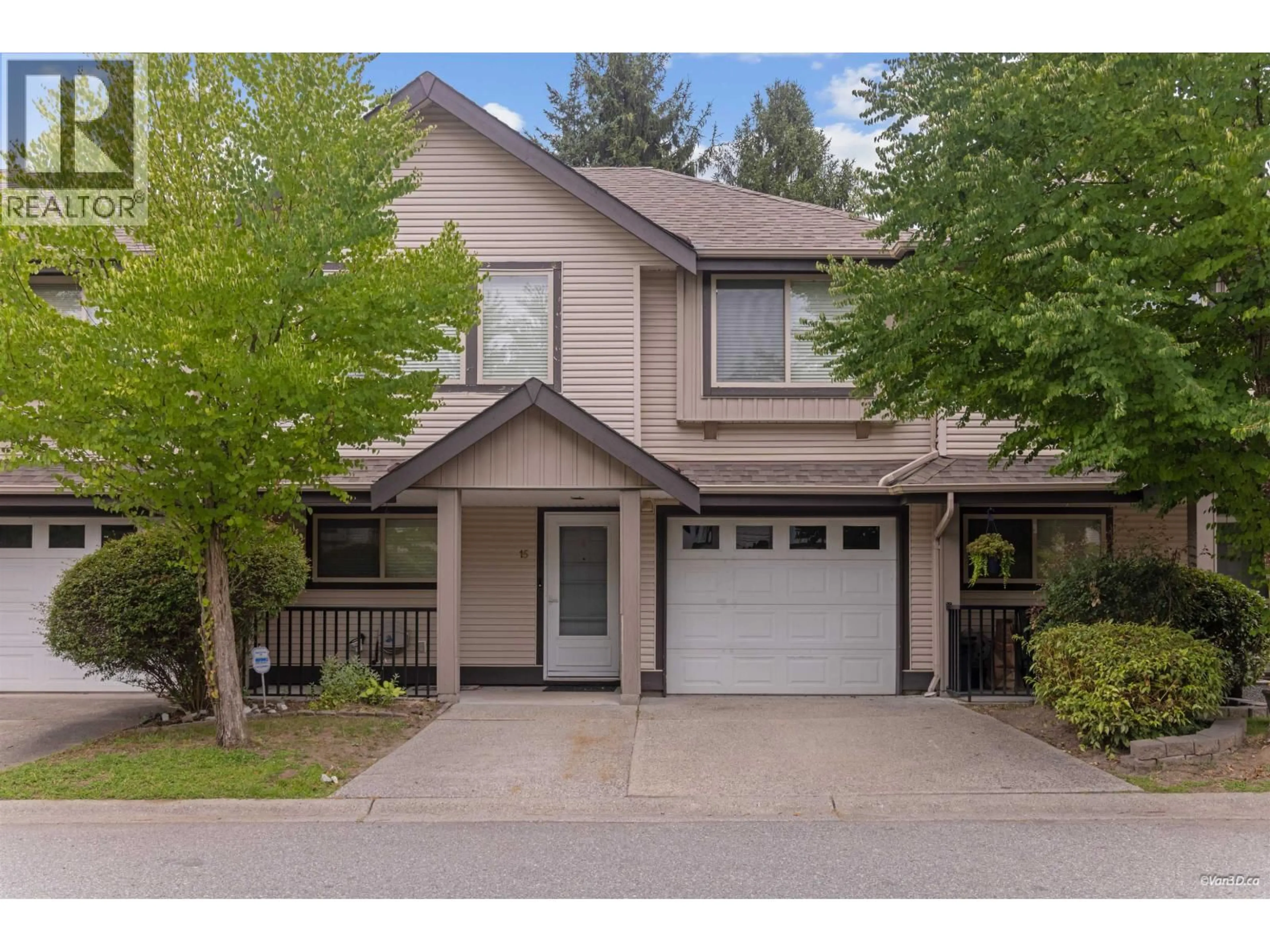 Home with vinyl exterior material, street for 15 - 11860 210 STREET, Maple Ridge British Columbia V2X8A3