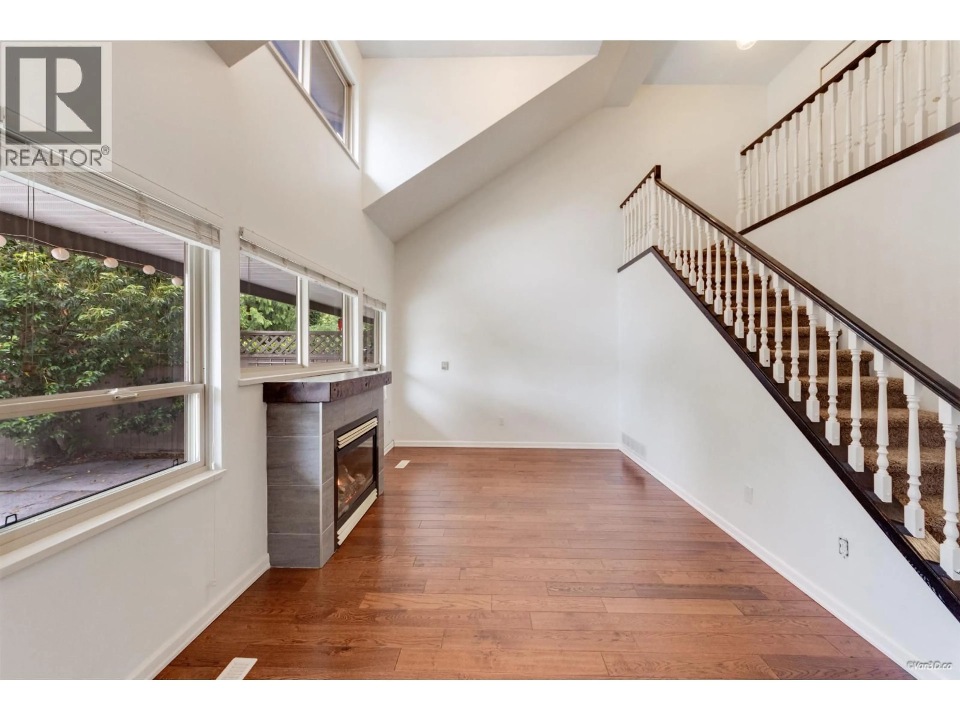 Unknown for 15 - 11860 210 STREET, Maple Ridge British Columbia V2X8A3