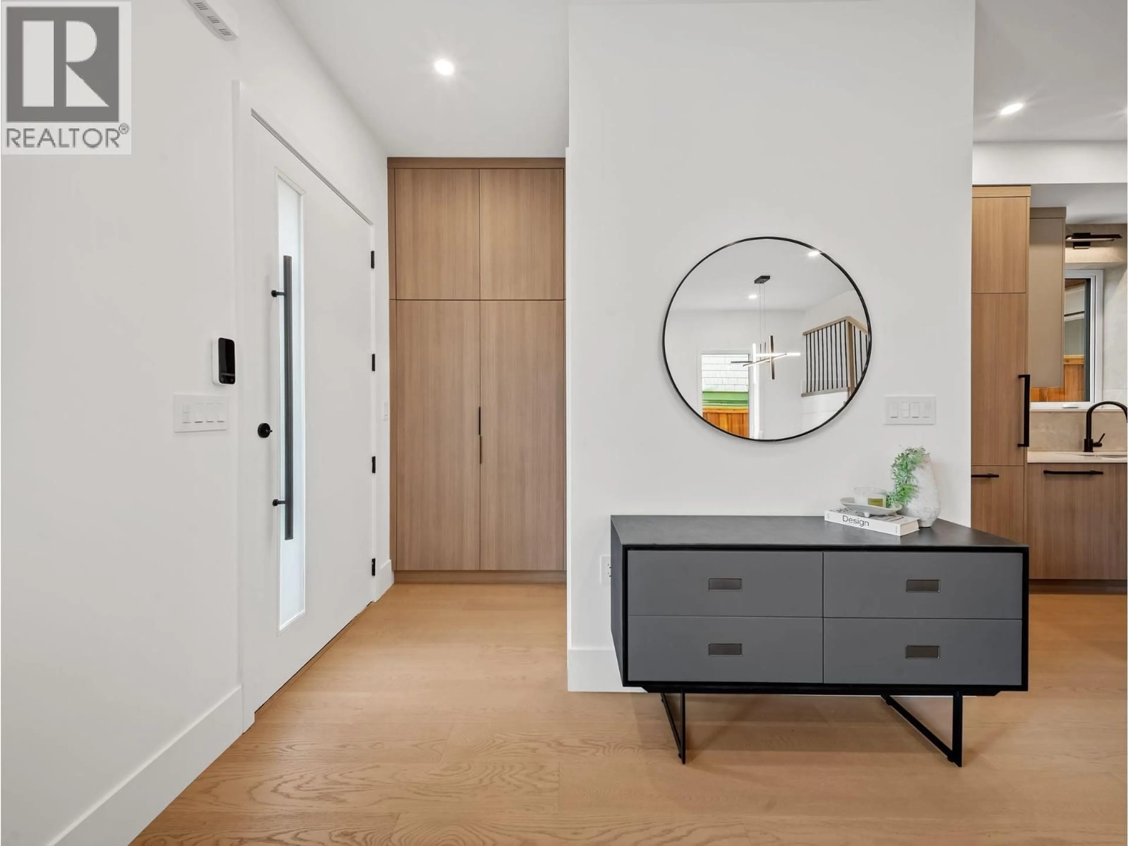 Indoor entryway for 1- - 2547 2ND AVENUE, Vancouver British Columbia V5M1C7
