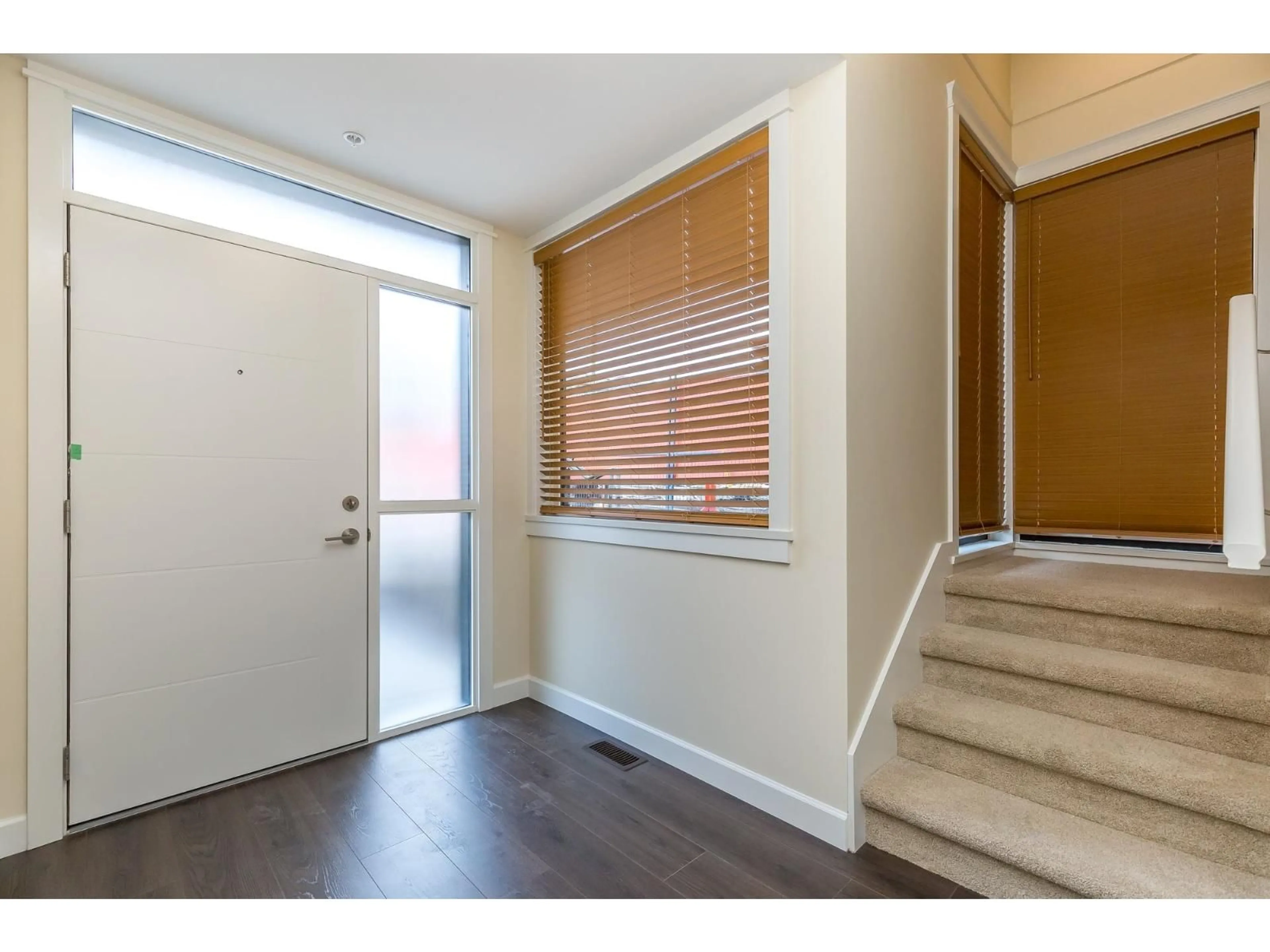 Indoor entryway for 5 - 8567 204 STREET, Langley British Columbia V2Y3R2