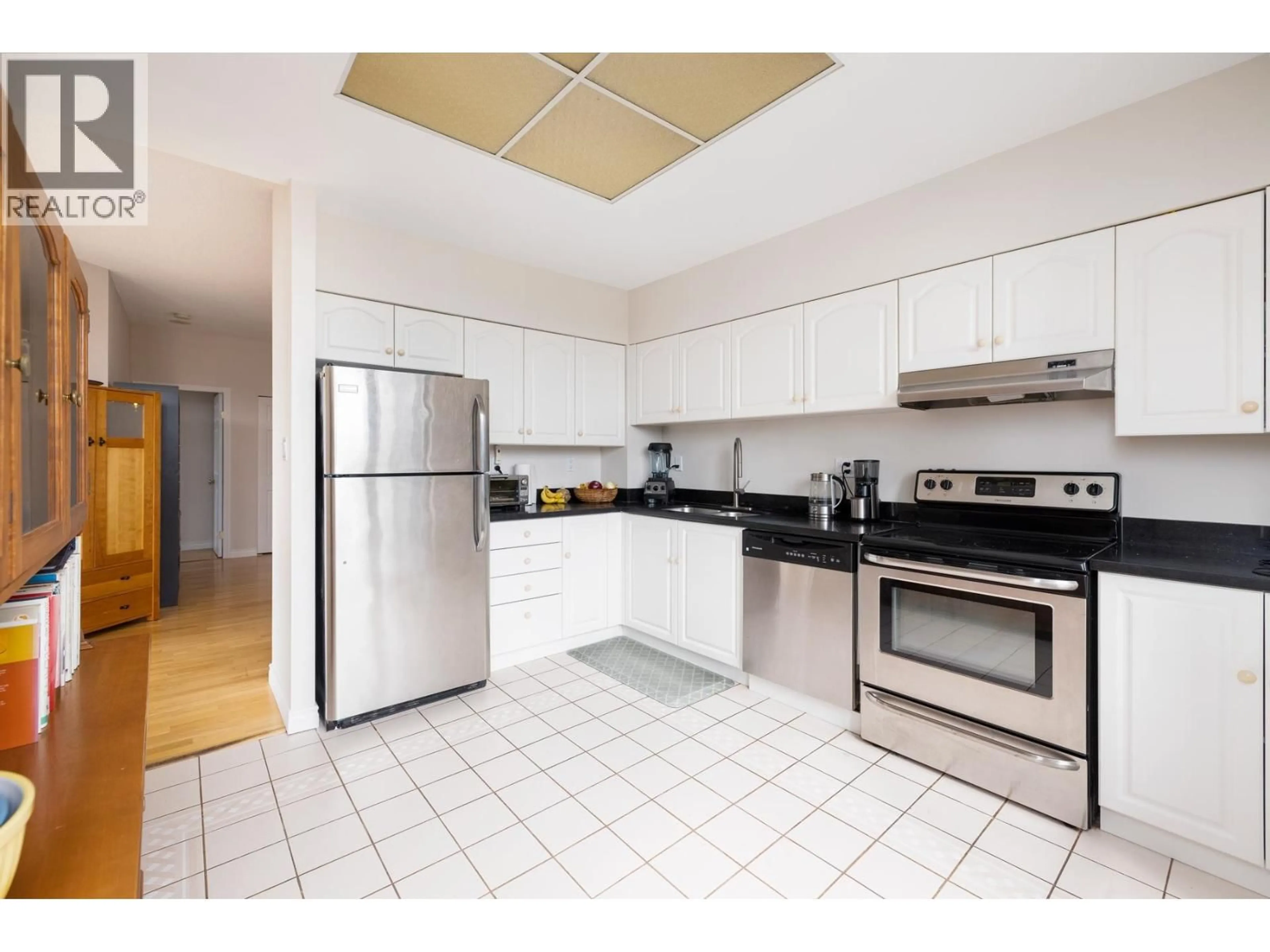 Standard kitchen, ceramic/tile floor for 1106 - 5885 OLIVE AVENUE, Burnaby British Columbia V5H4N8