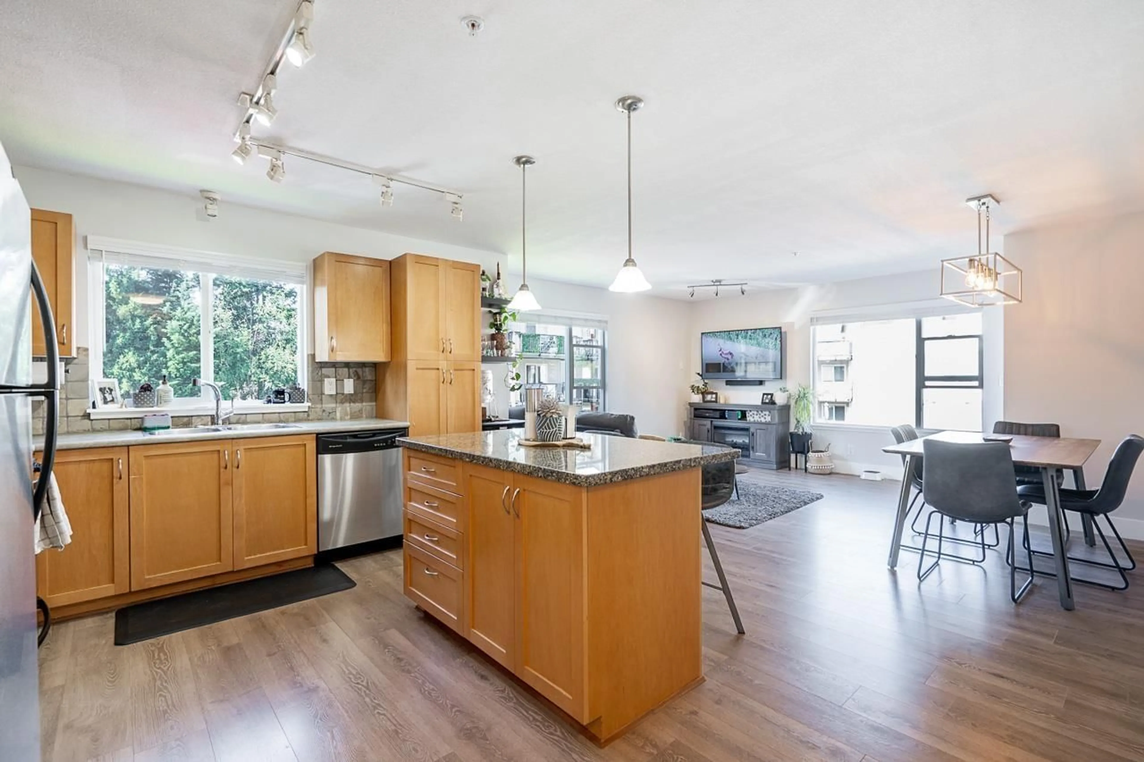 Open concept kitchen, unknown for 316 - 2955 DIAMOND CRESCENT, Abbotsford British Columbia V2T2L5