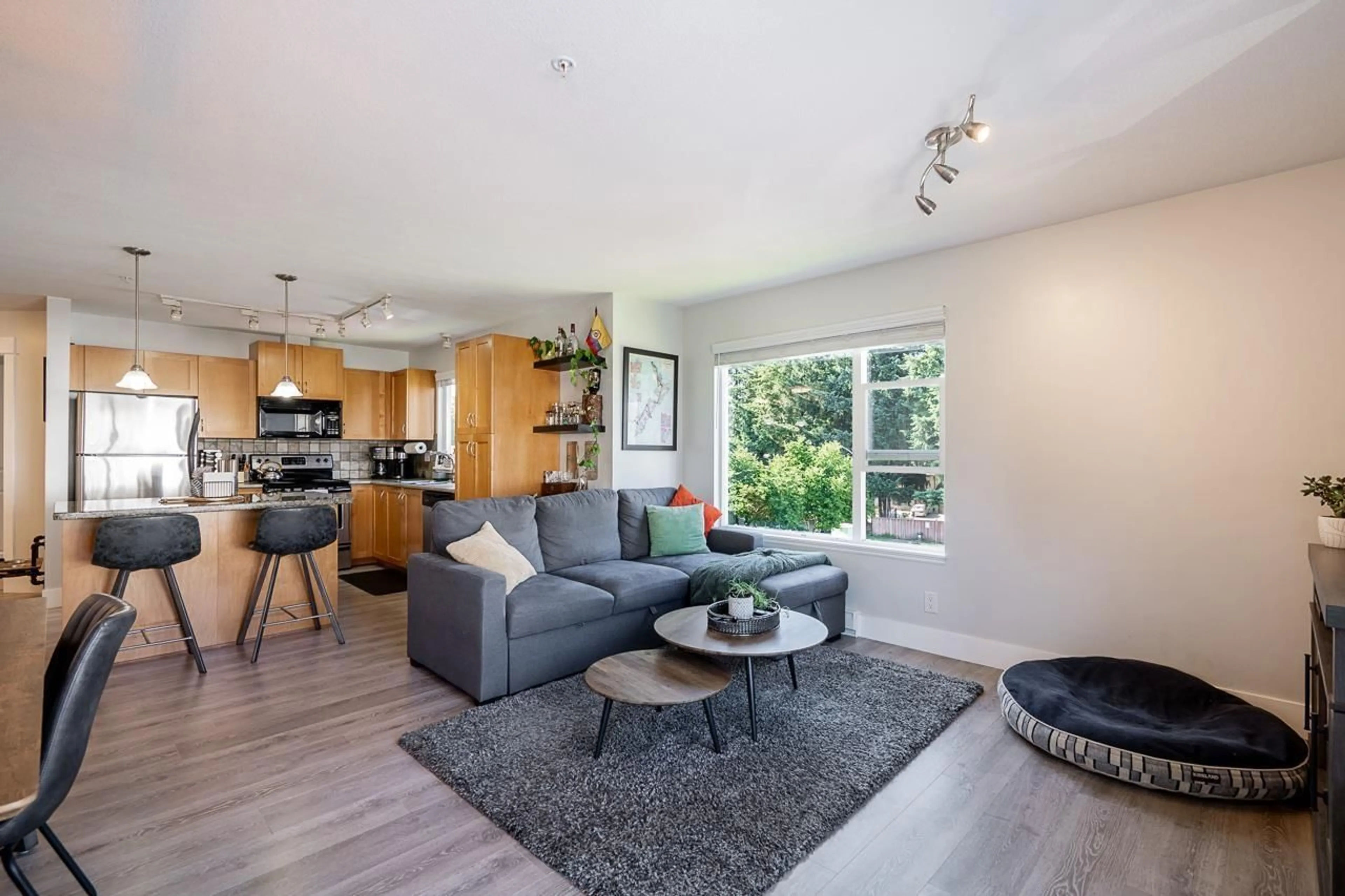 Living room with furniture, unknown for 316 - 2955 DIAMOND CRESCENT, Abbotsford British Columbia V2T2L5
