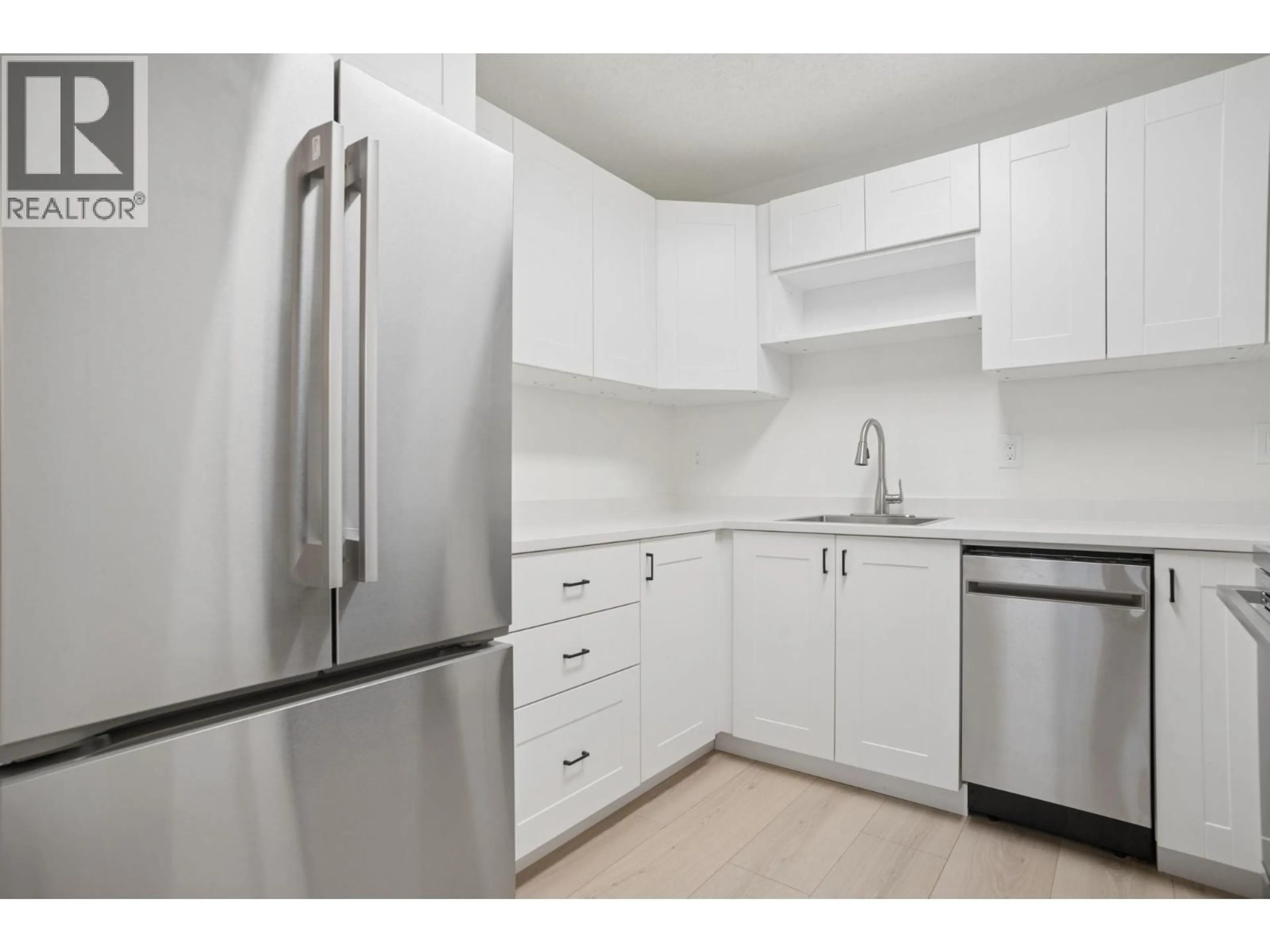 Standard kitchen, unknown for 3 - 3250 4TH AVENUE, Vancouver British Columbia V6K1R9