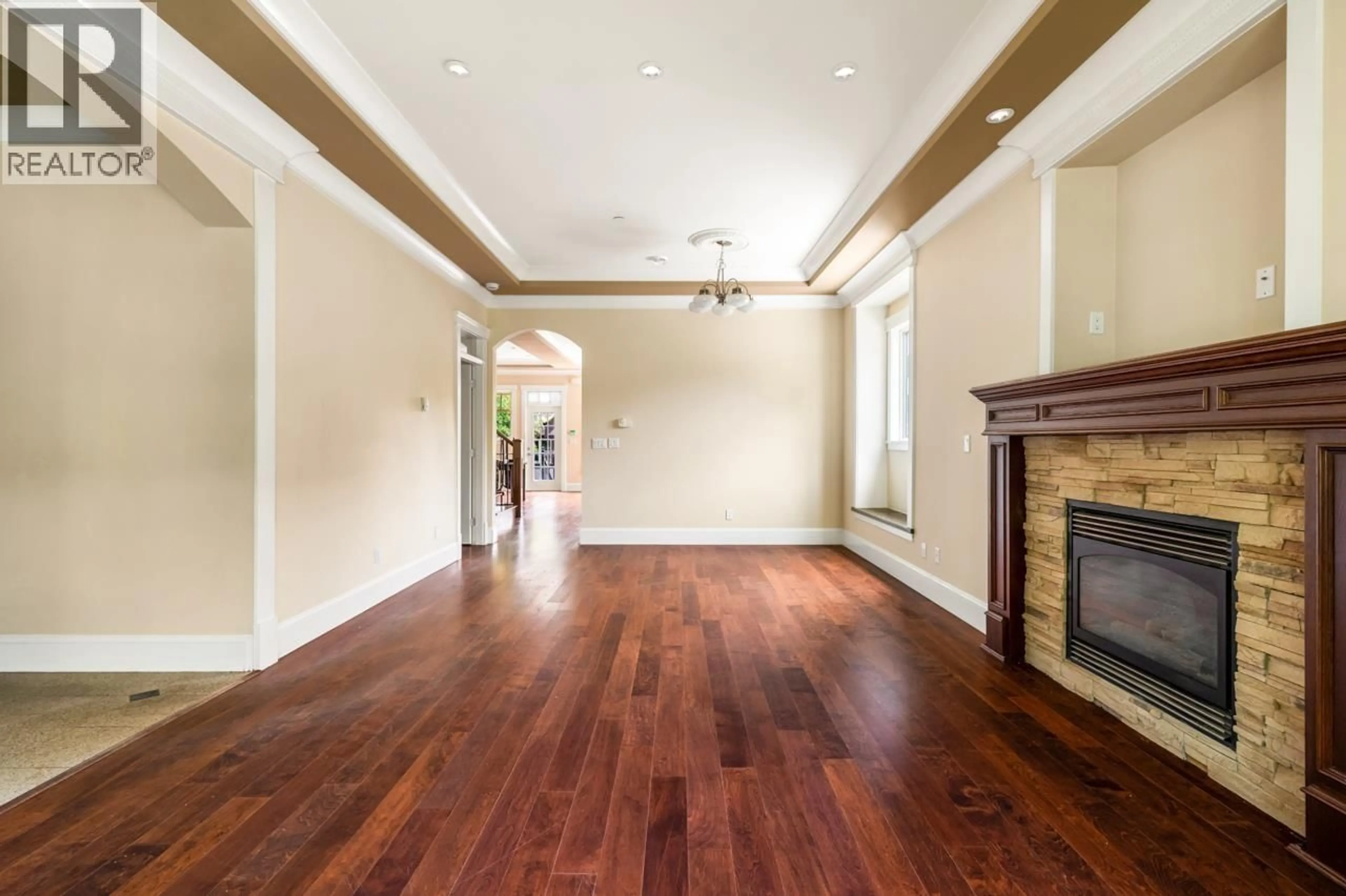 Indoor foyer for 2088 42ND AVENUE, Vancouver British Columbia V6M2B3