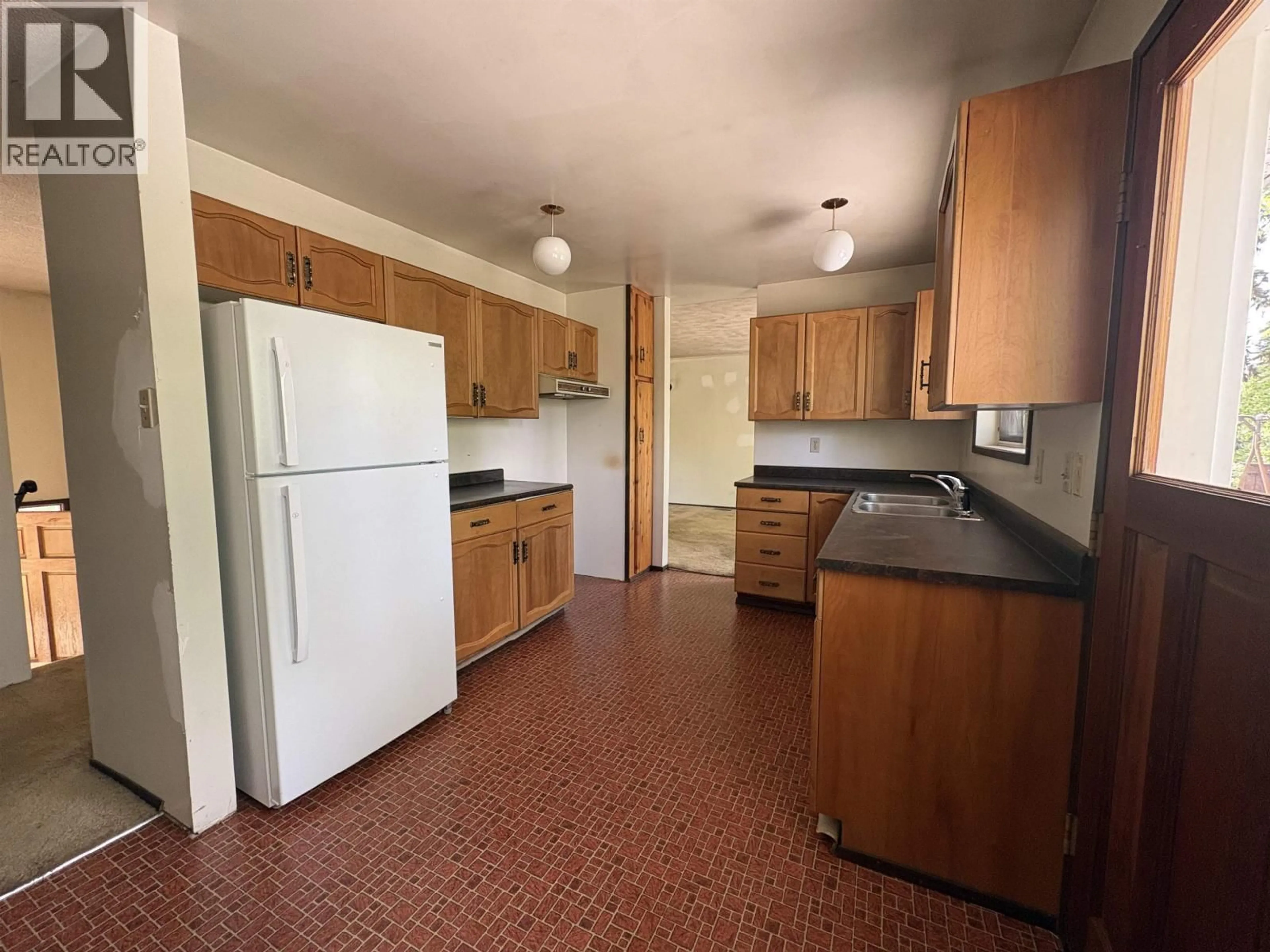 Standard kitchen, unknown for 10640 MAURAEN DRIVE, Prince George British Columbia V2N5B8
