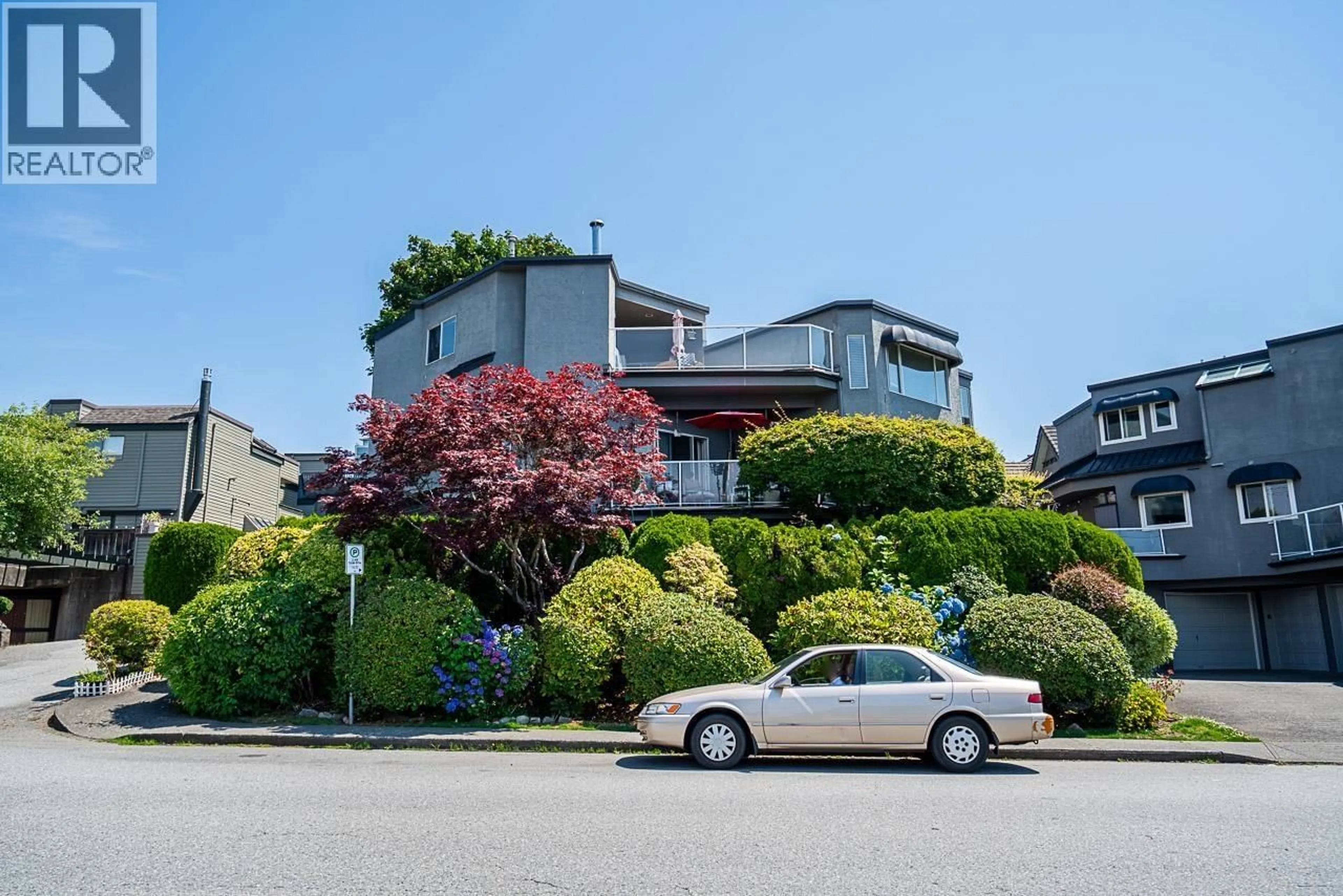Home with vinyl exterior material, street for 1416 MAHON AVENUE, North Vancouver British Columbia V7M2S4