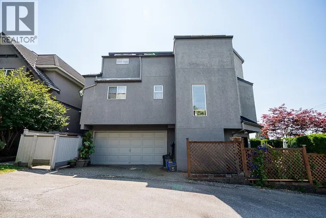 1416 MAHON AVENUE, North Vancouver 3