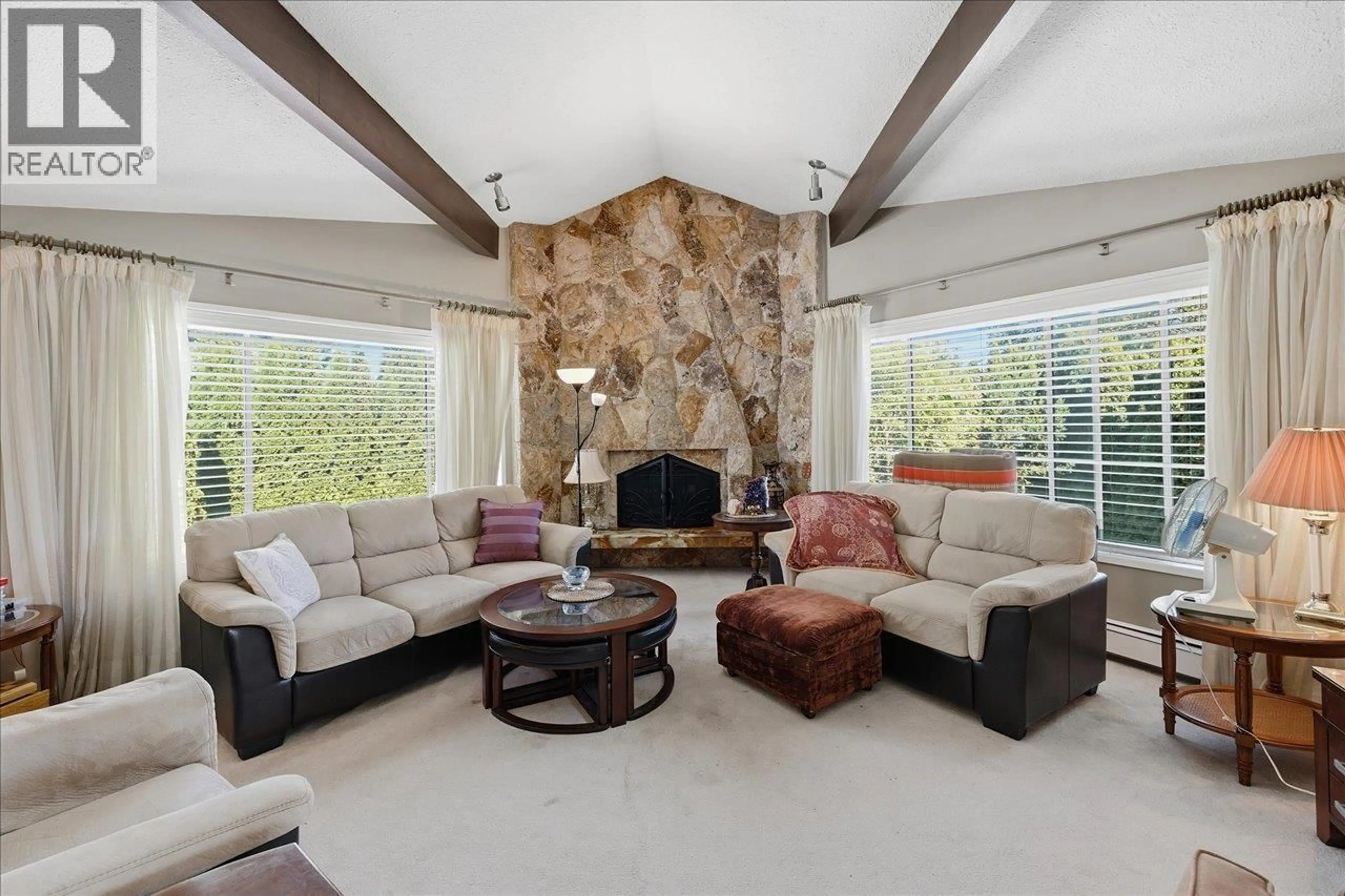 Living room with furniture, ceramic/tile floor for 2095 31ST AVENUE, Vancouver British Columbia V5N3B3