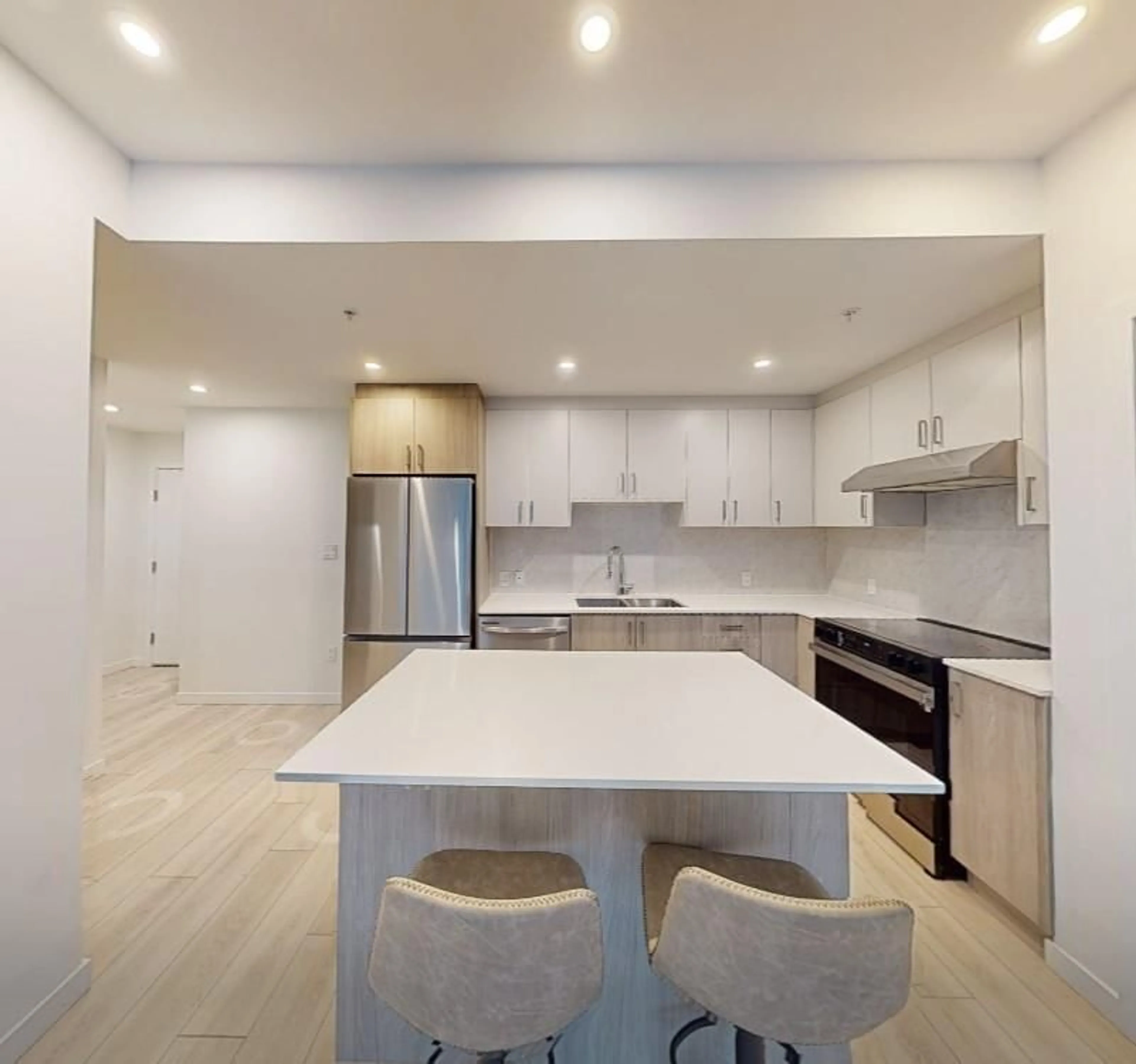 Open concept kitchen, unknown for 110 - 13838 108 AVENUE, Surrey British Columbia V3T0T8