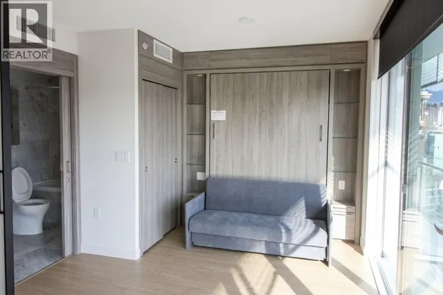 2110 - 89 NELSON STREET, Vancouver 4