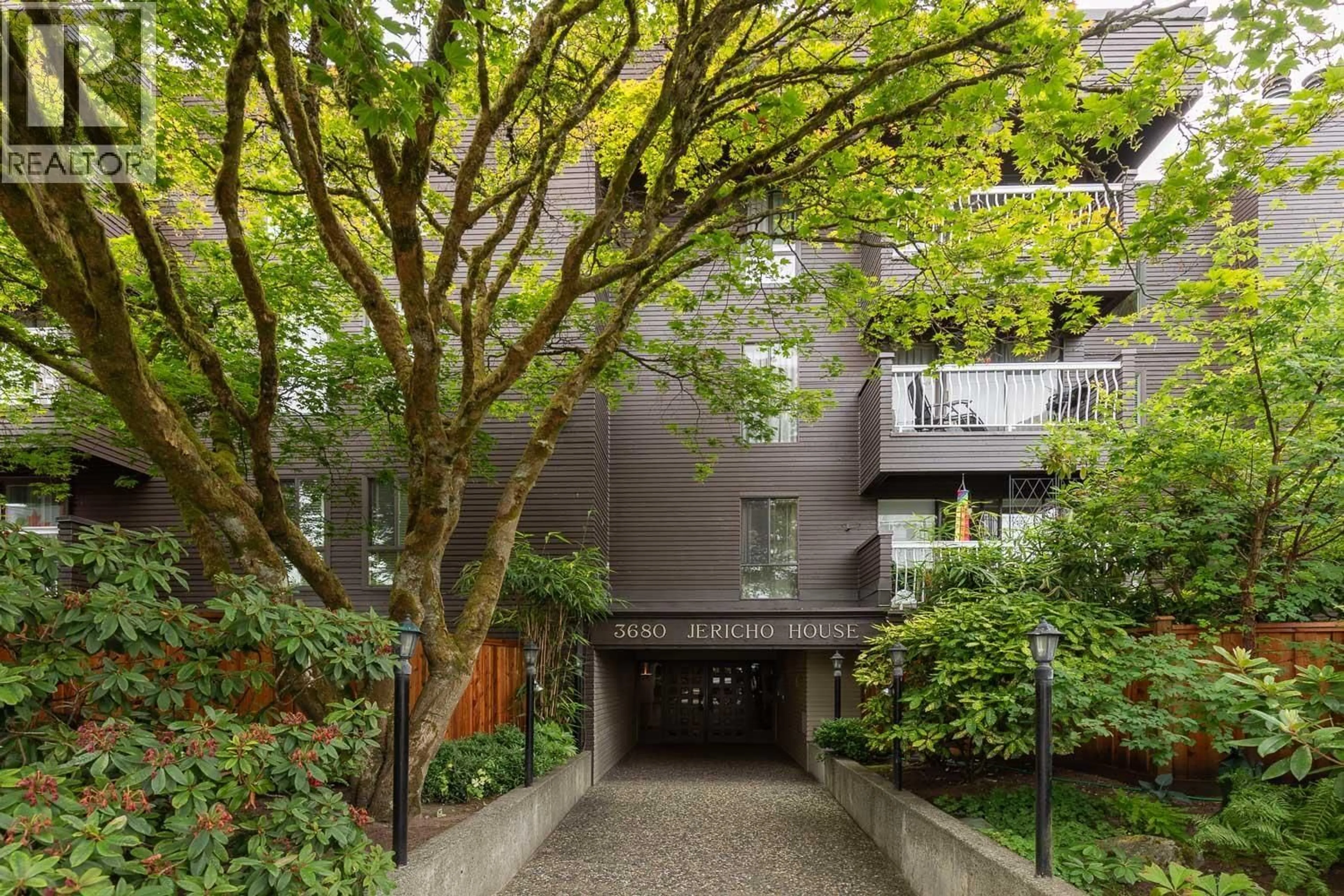 Patio, street for 203 - 3680 7TH AVENUE, Vancouver British Columbia V6R1W4