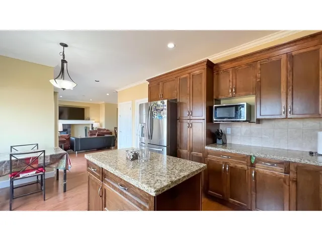 5942 165A STREET, Surrey 4