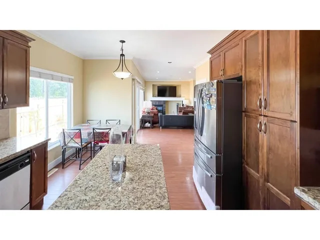 5942 165A STREET, Surrey 5