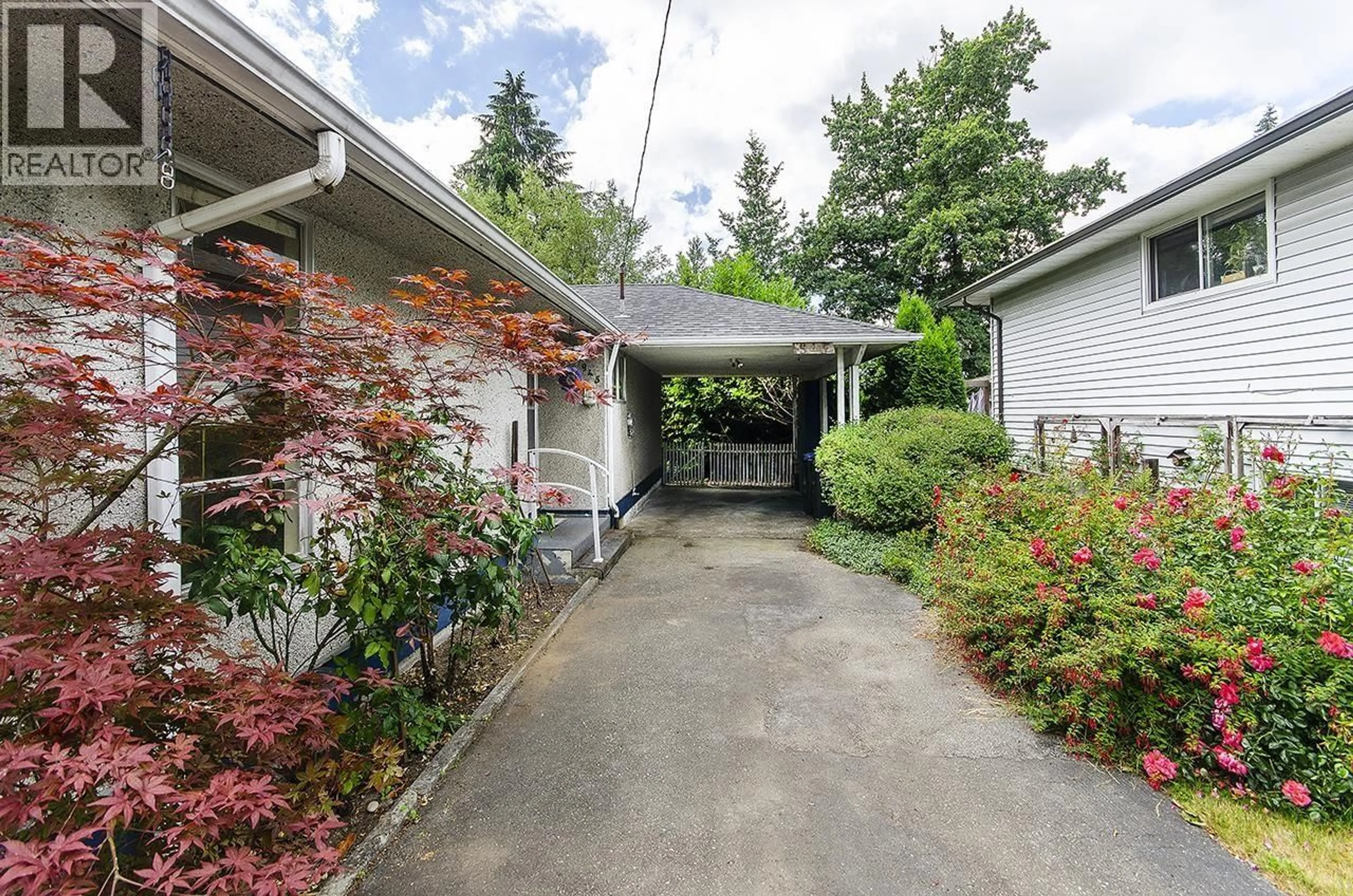 Patio, street for 945 CAITHNESS CRESCENT, Port Moody British Columbia V3H1C4