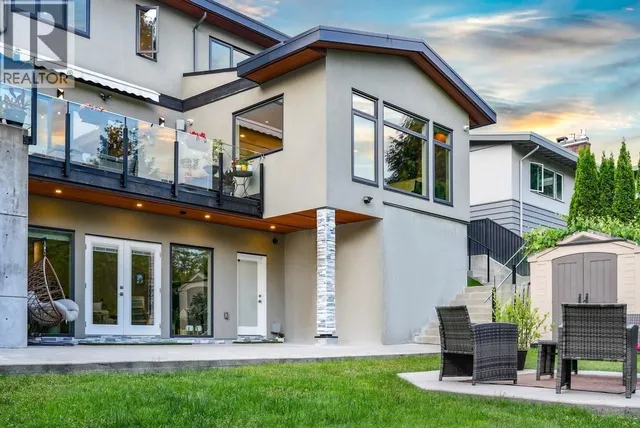 4399 HIGHLAND BOULEVARD, North Vancouver 2