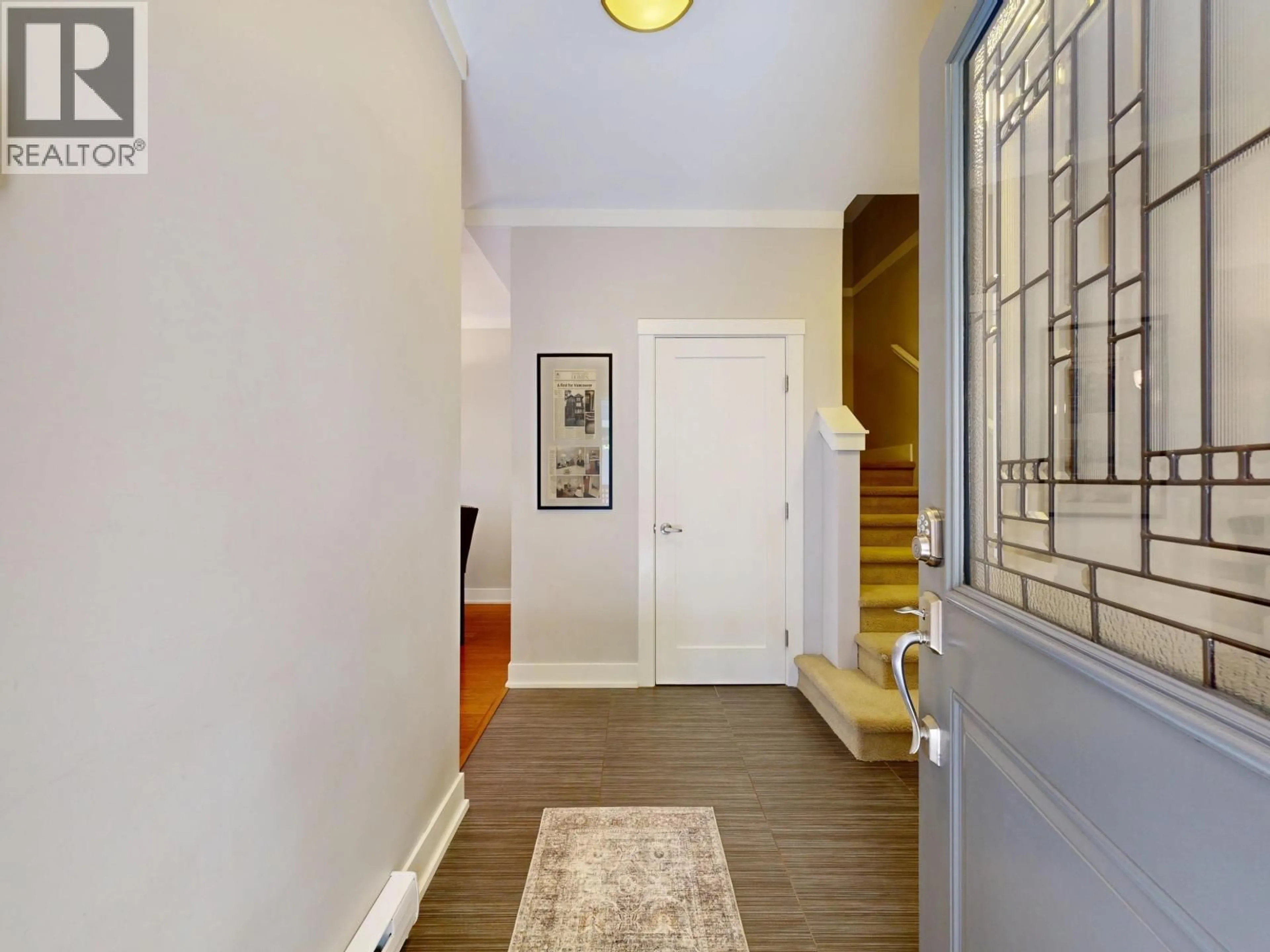 Indoor entryway for 839 14TH AVENUE, Vancouver British Columbia V5Z1R2
