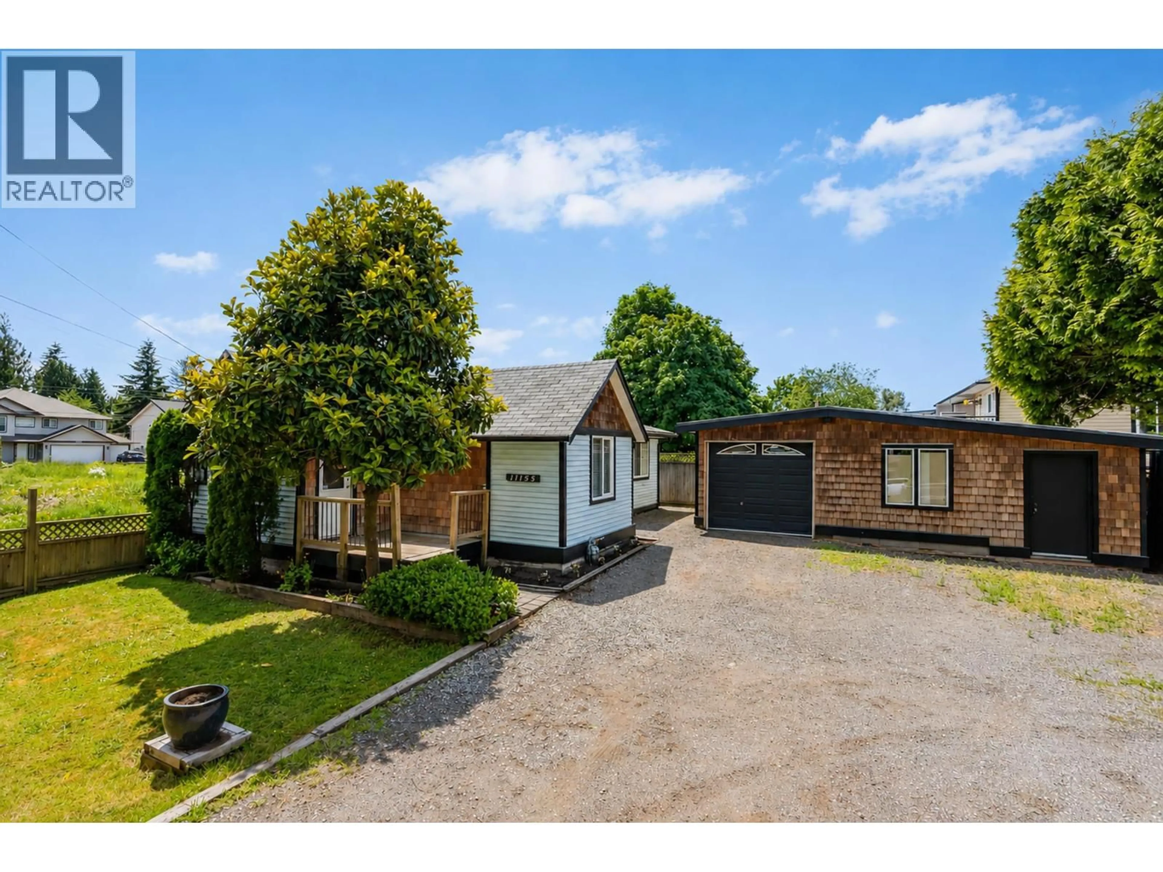 A pic from outside/outdoor area/front of a property/back of a property/a pic from drone, street for 11155 PRINCESS STREET STREET, Maple Ridge British Columbia V2X1M8