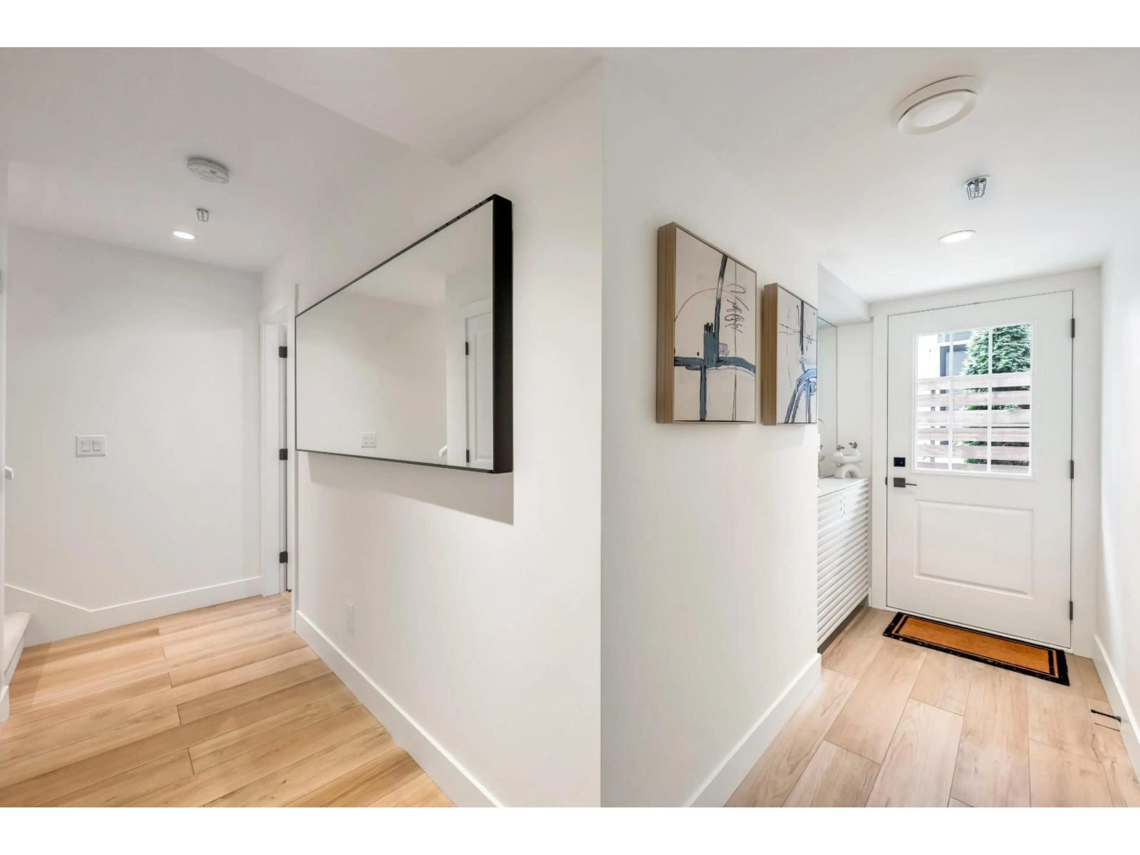 Indoor entryway for 33 - 7640 197 STREET, Langley British Columbia V2Y3W2