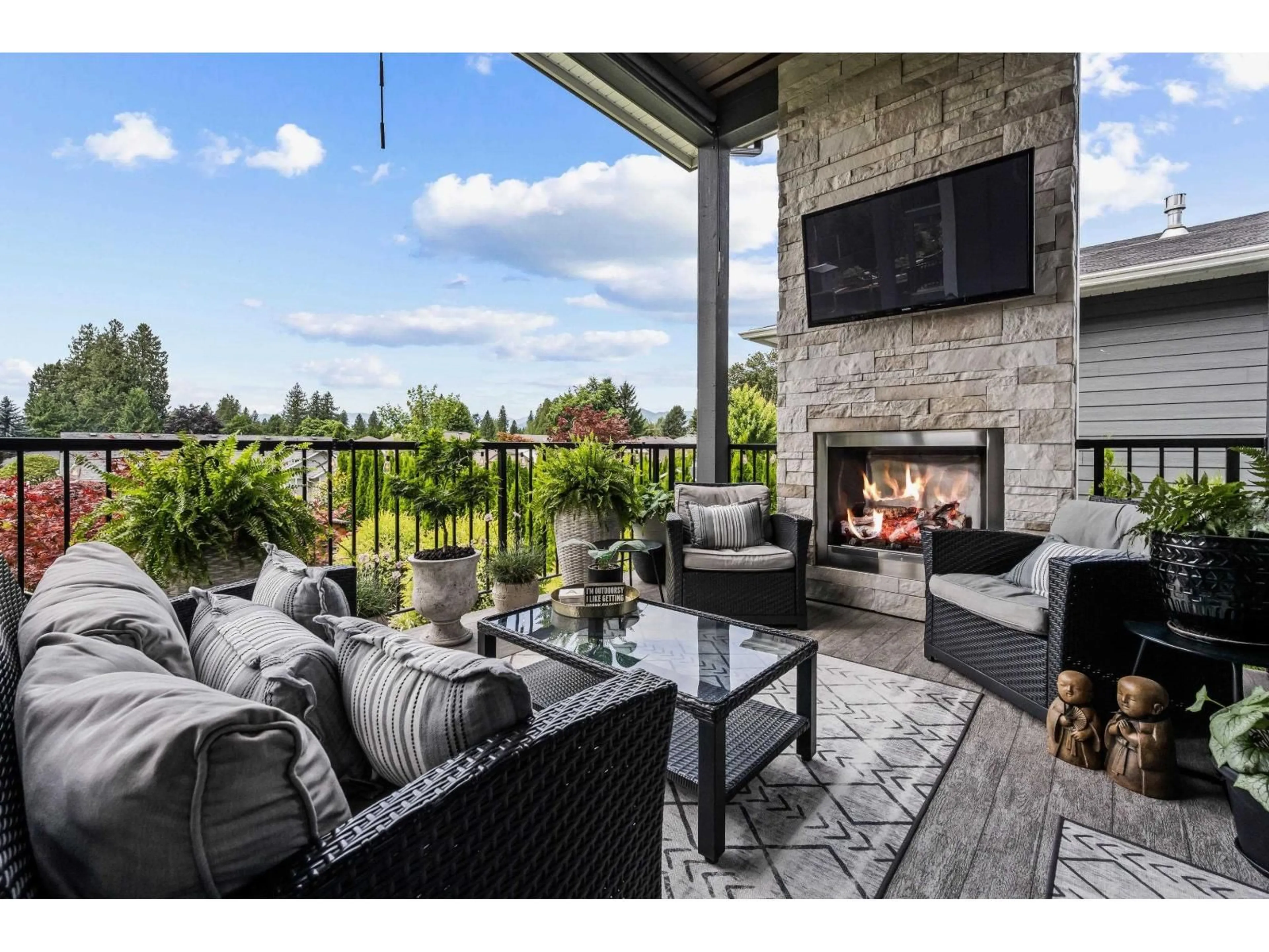 Patio, water/lake/river/ocean view for 10031 MAGNOLIA PLACE, Rosedale British Columbia V0X1X1
