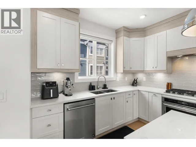 10 - 5377 8A AVENUE, Delta 4