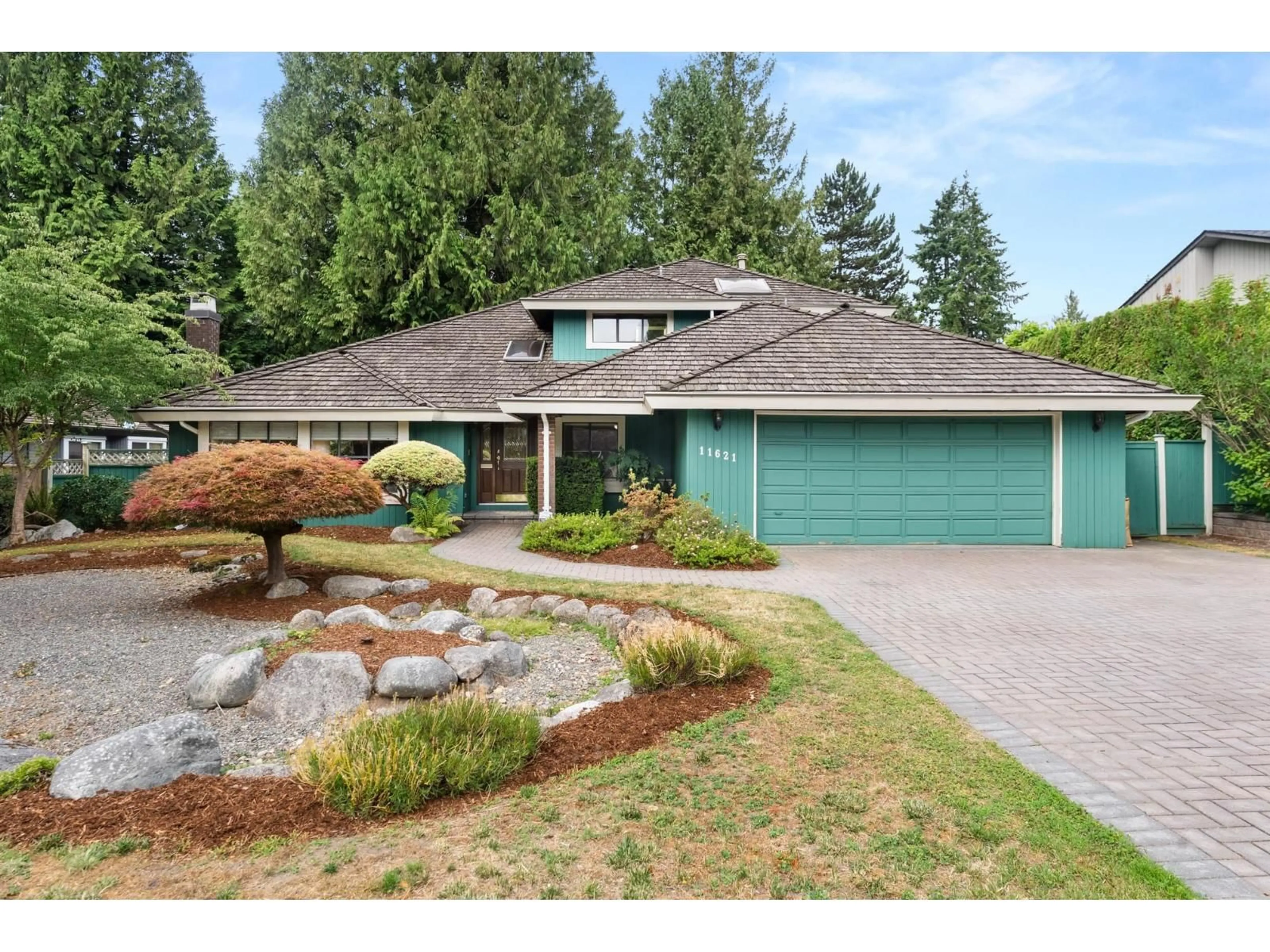 Home with vinyl exterior material, street for 11621 SUMMIT CRESCENT, Delta British Columbia V4E2Z1