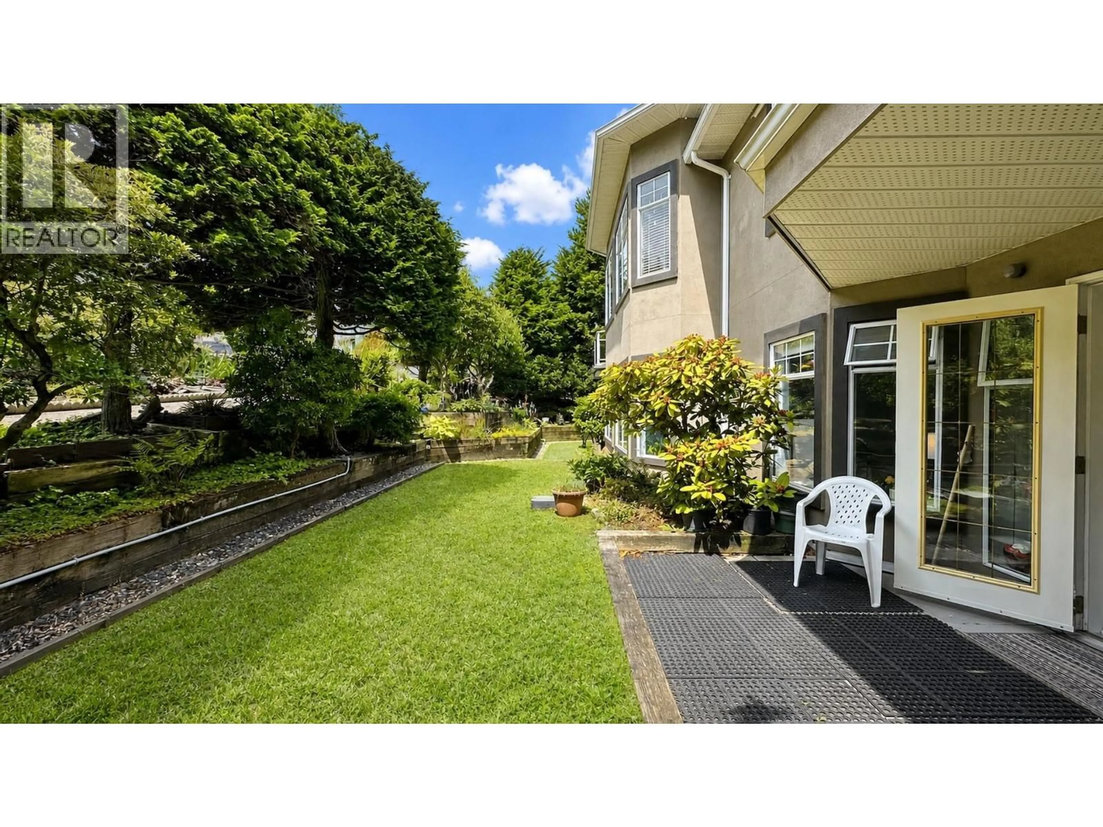 A pic from outside/outdoor area/front of a property/back of a property/a pic from drone, street for 103 - 74 MINER STREET, New Westminster British Columbia V3L5N6