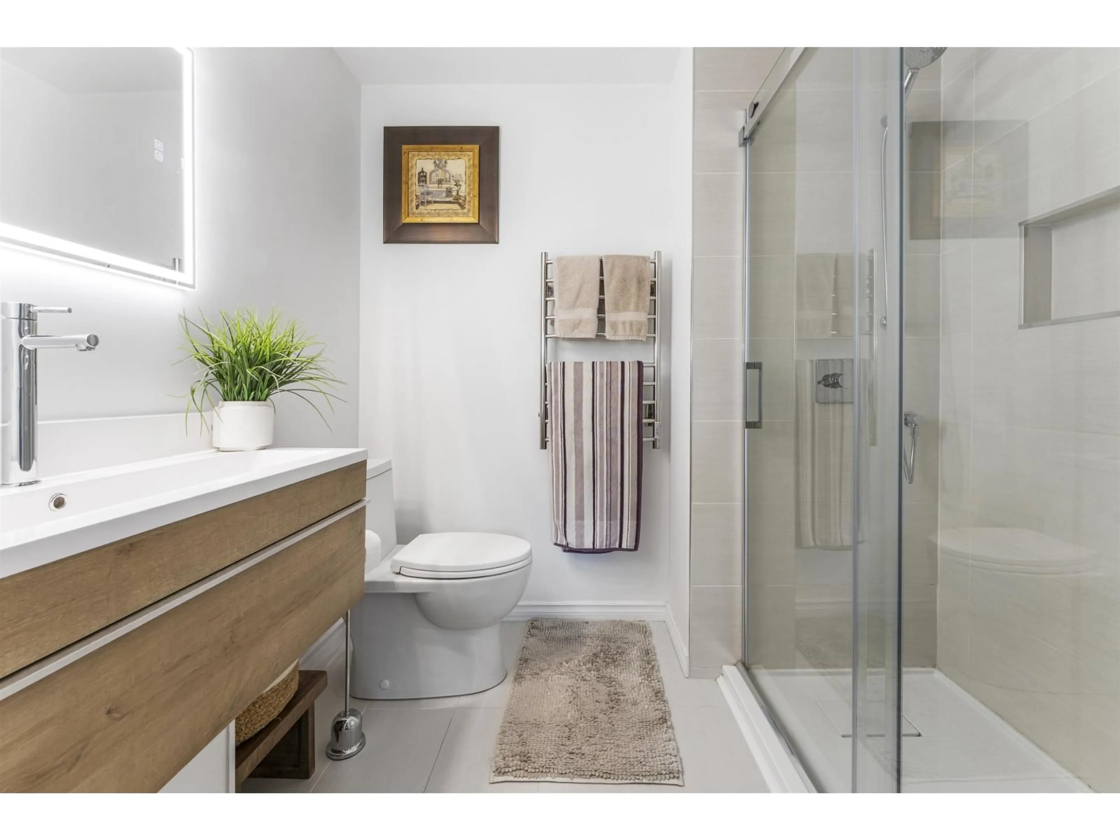 Standard bathroom, ceramic/tile floor for 14876 56A AVENUE, Surrey British Columbia V3S8X1