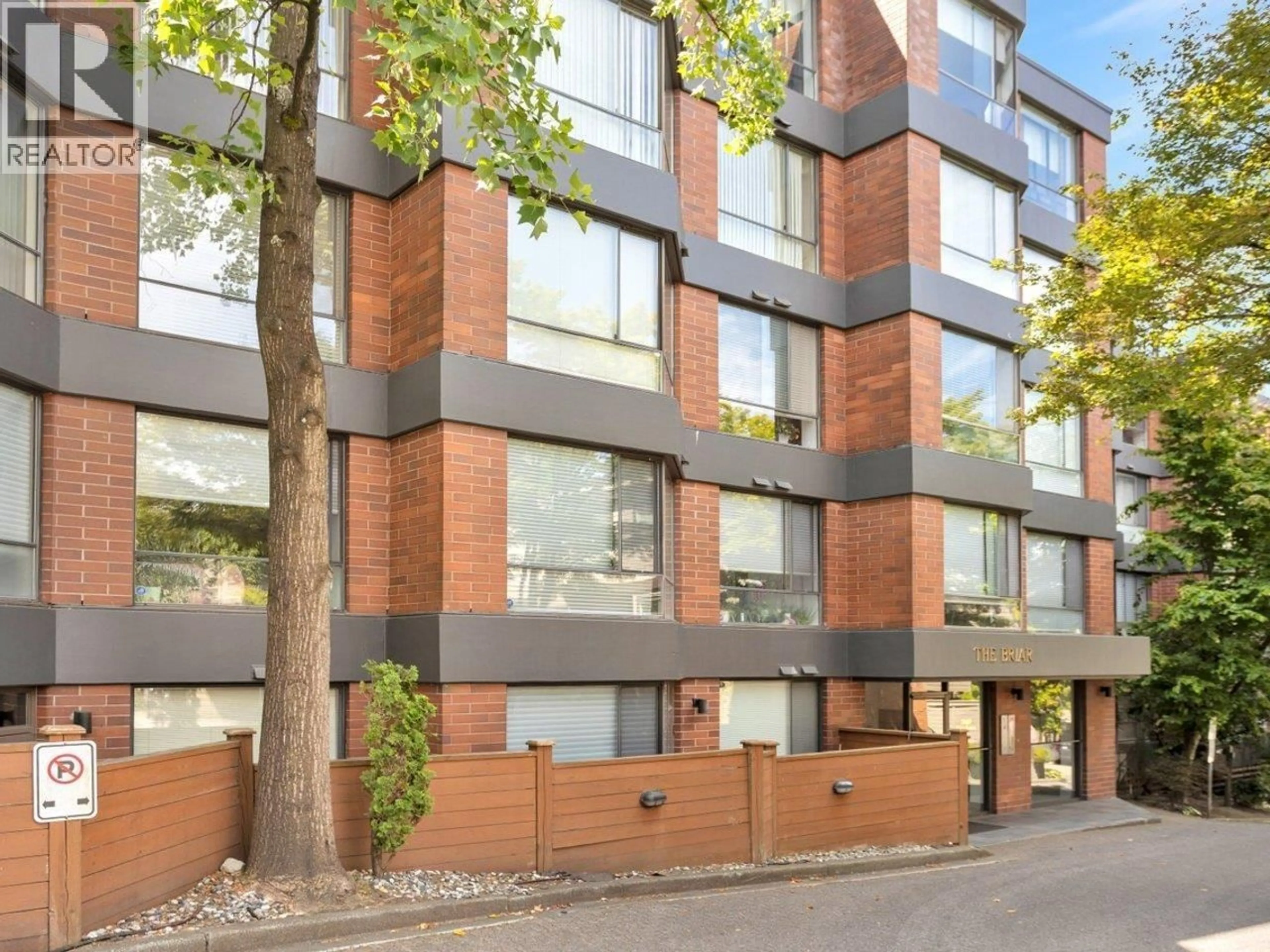 Home with brick exterior material, building for 206 - 2140 BRIAR AVENUE, Vancouver British Columbia V6L3E3