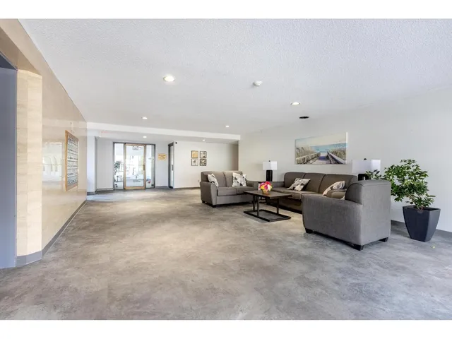 211 - 15282 19 AVENUE, Surrey 2