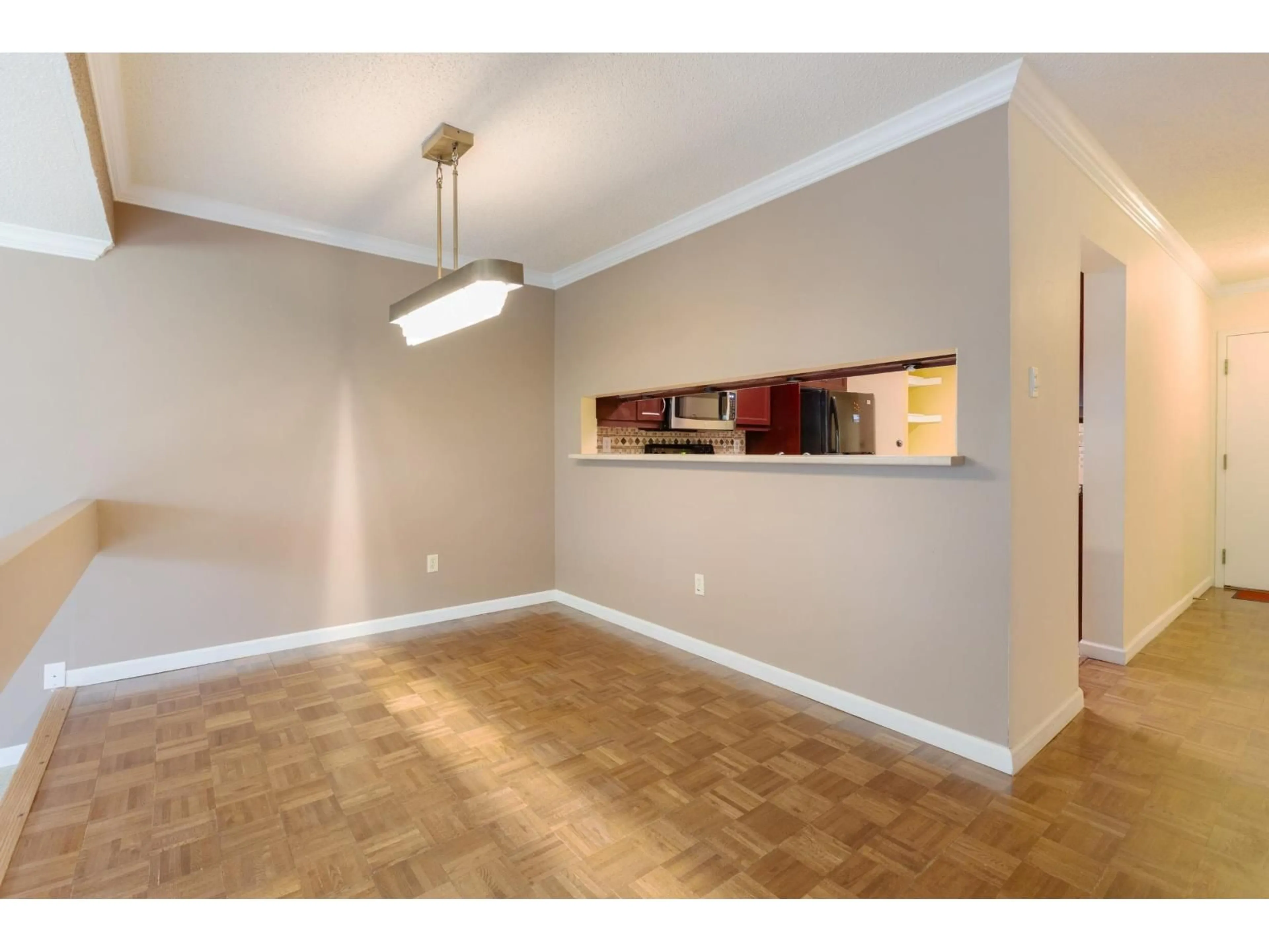 Unknown for 211 - 15282 19 AVENUE, Surrey British Columbia V4A1X6