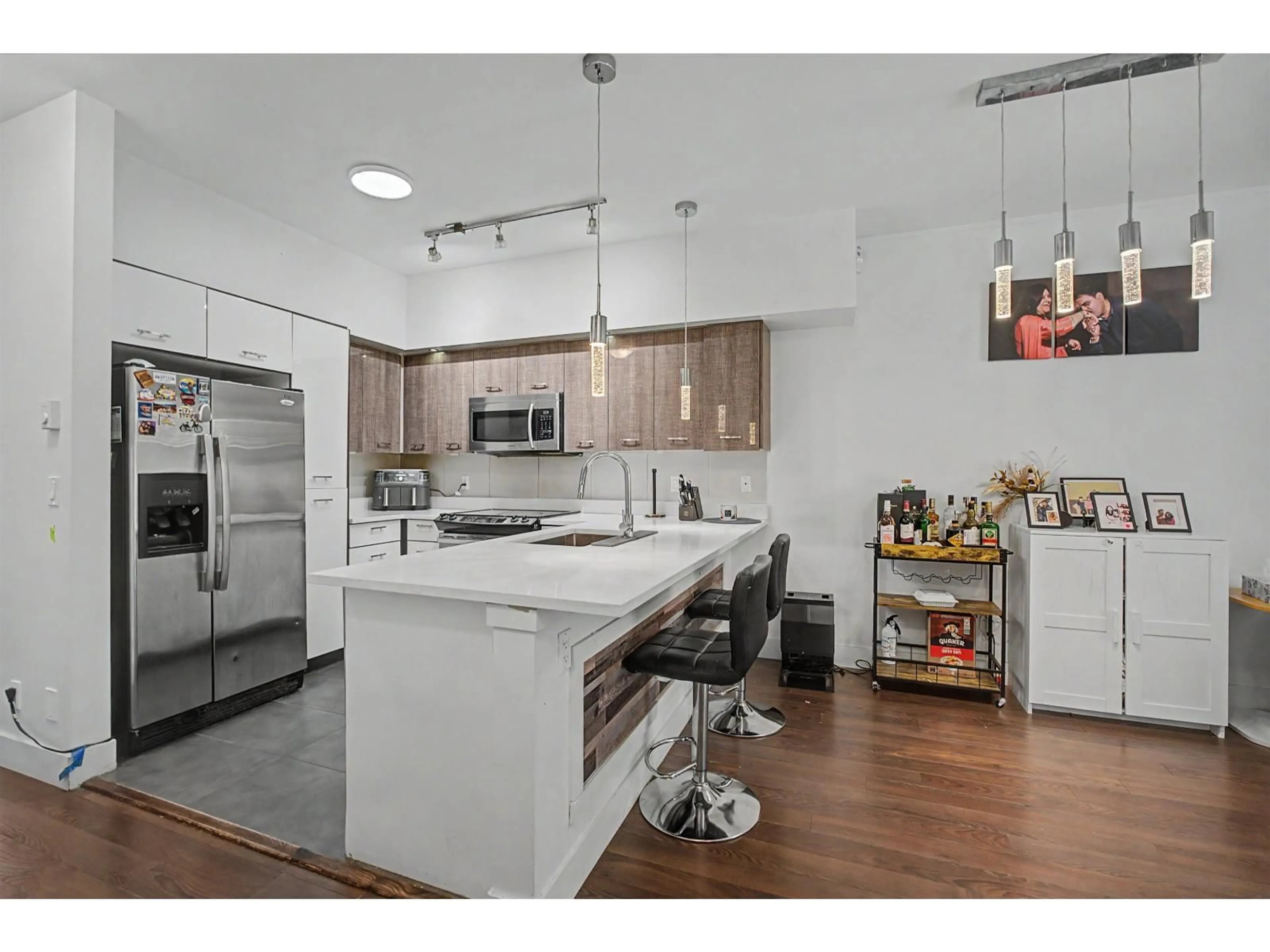 Open concept kitchen, unknown for 100 - 6299 144 STREET, Surrey British Columbia V3X1A2